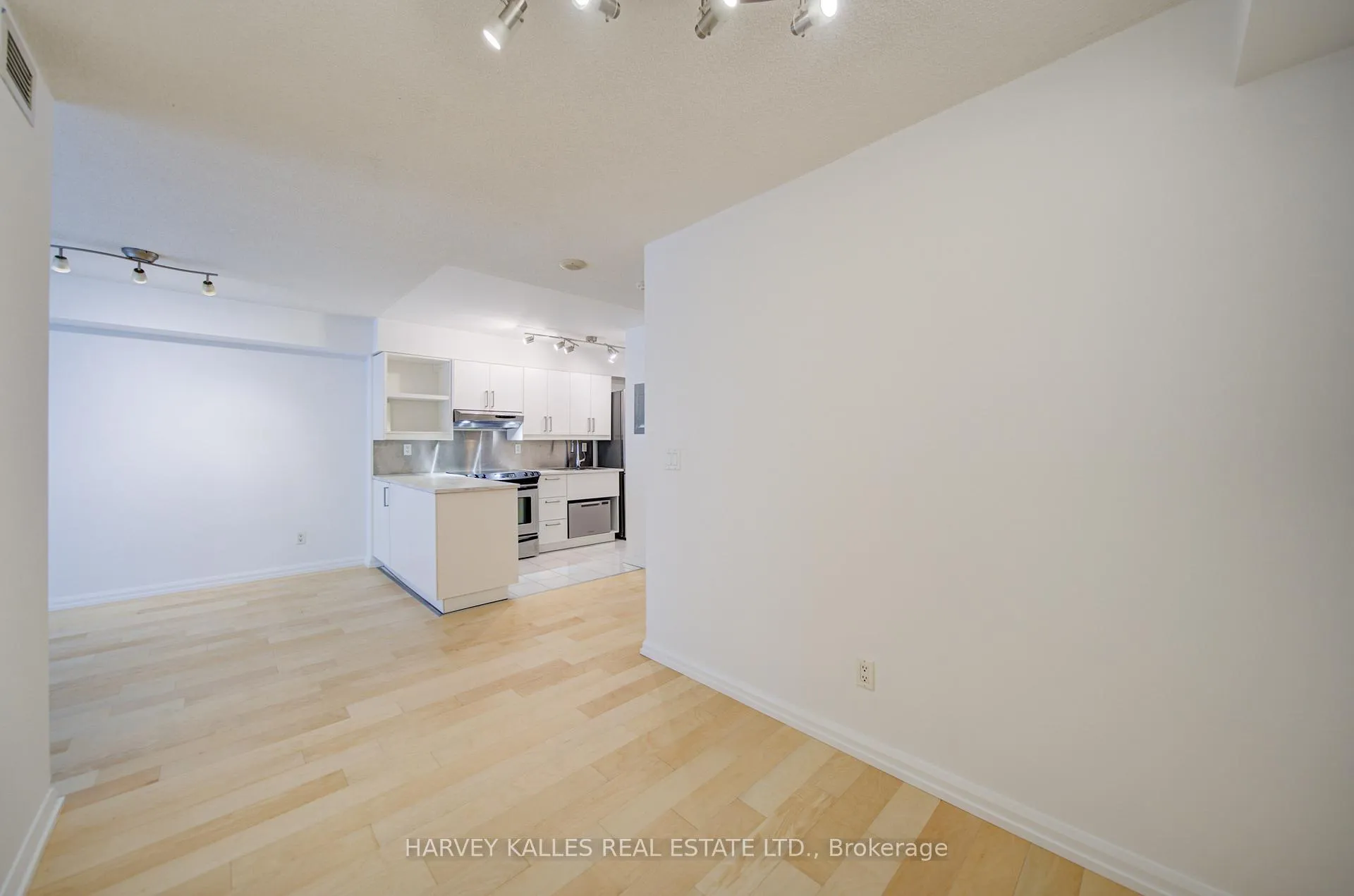 Photo 21 of Unit 717, 111 Elizabeth Street, Toronto, Bay Street Corridor — HOMEH