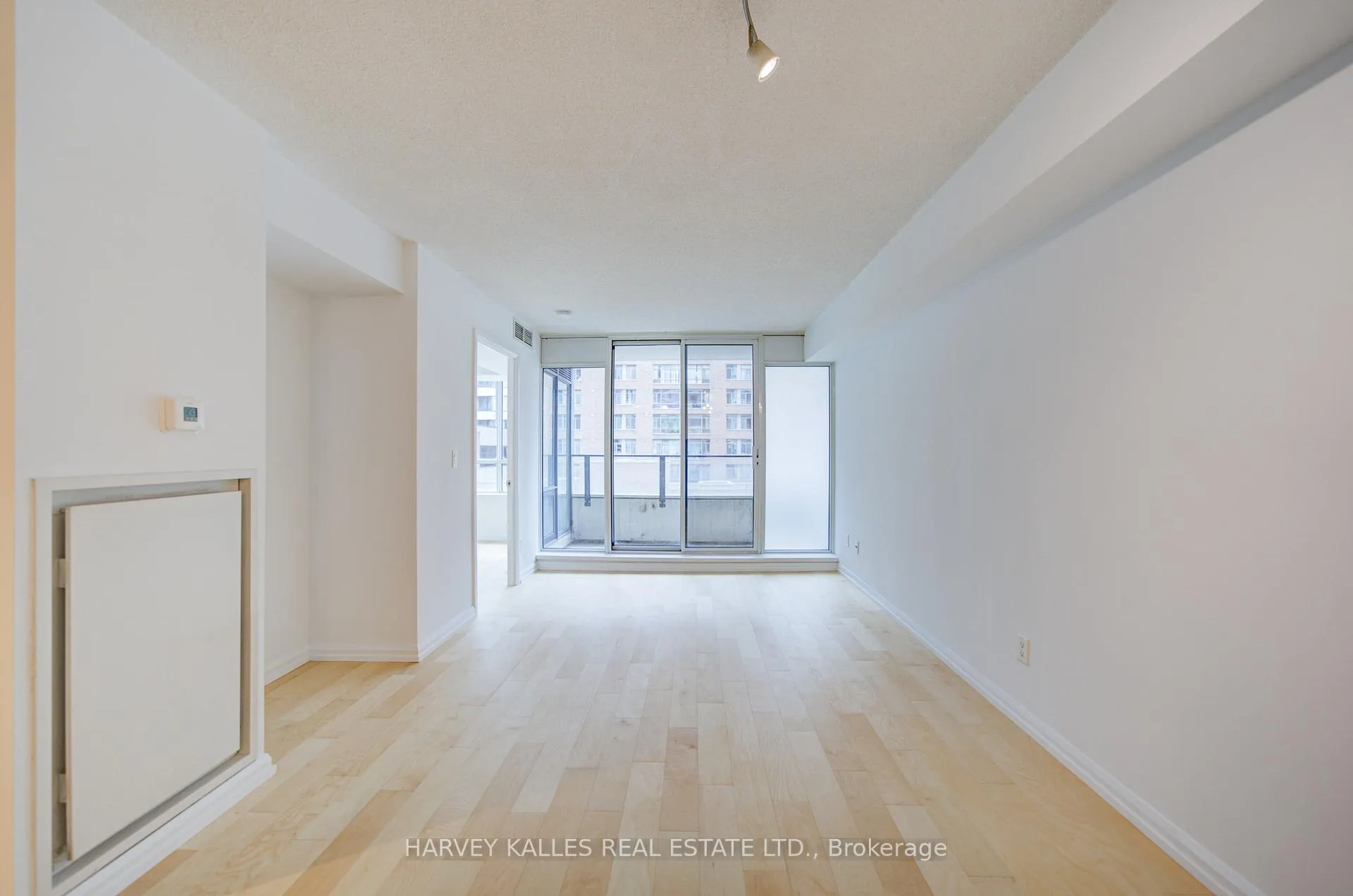 Photo 23 of Unit 717, 111 Elizabeth Street, Toronto, Bay Street Corridor — HOMEH