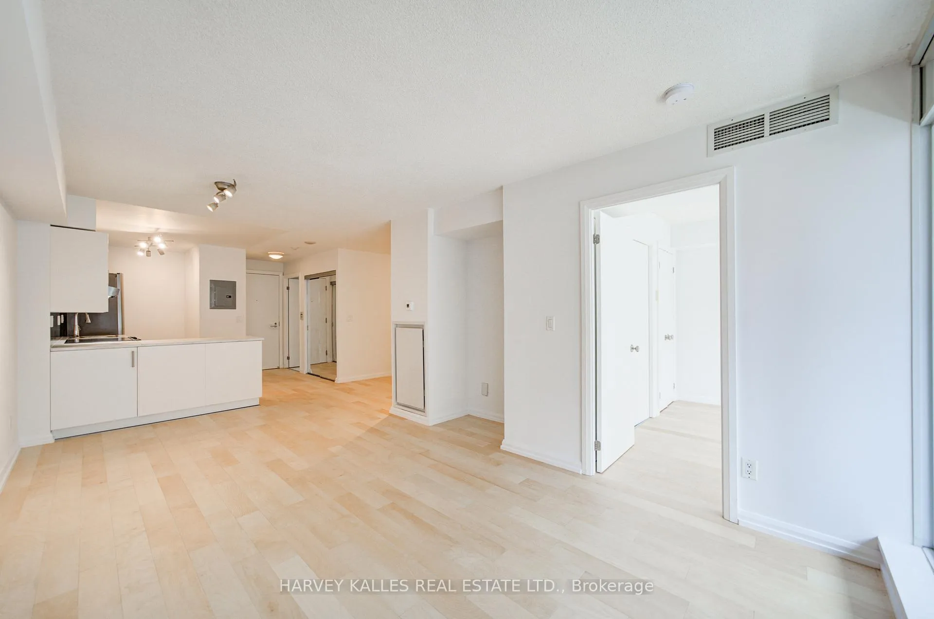 Photo 25 of Unit 717, 111 Elizabeth Street, Toronto, Bay Street Corridor — HOMEH