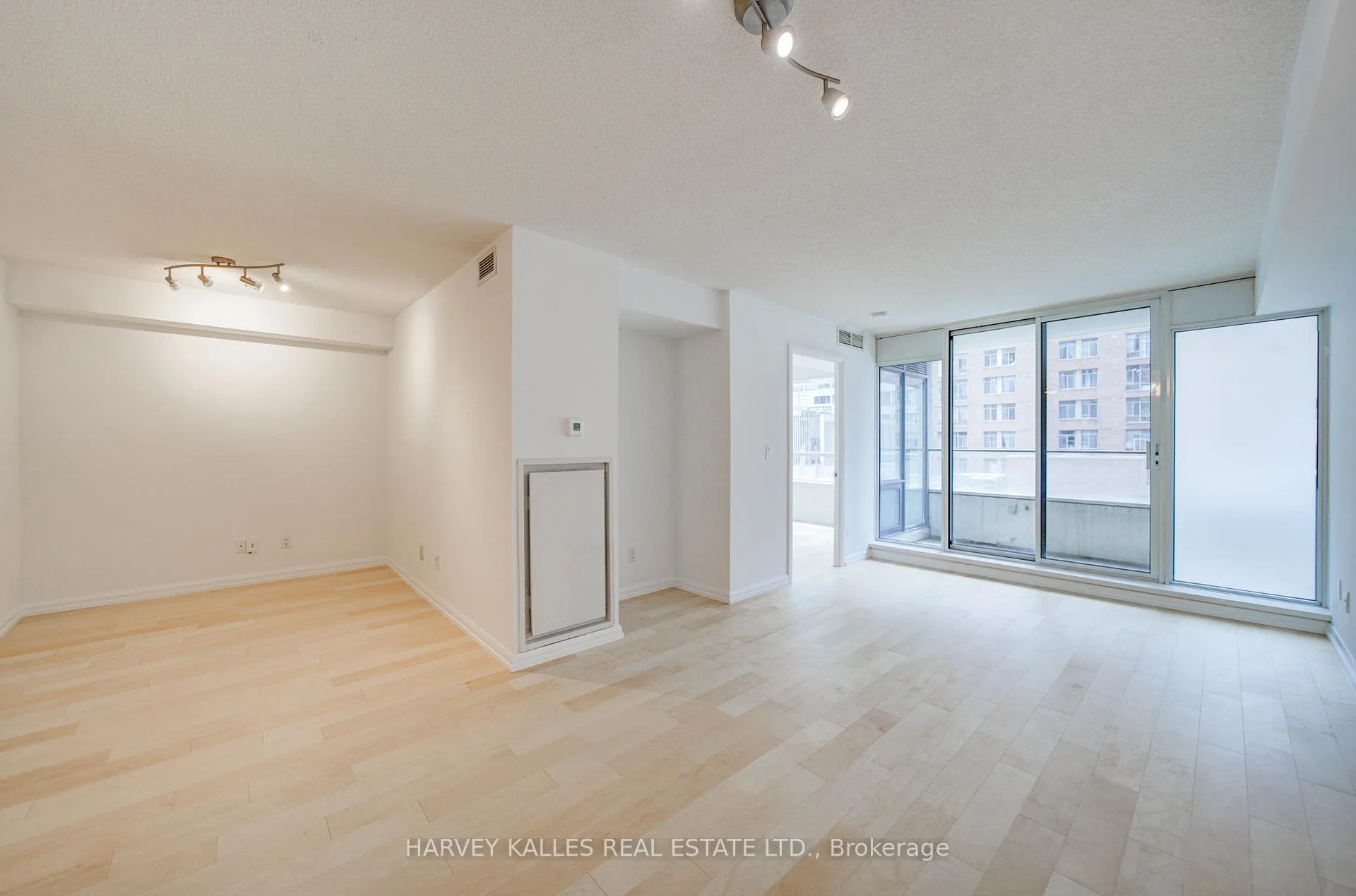 Photo 26 of Unit 717, 111 Elizabeth Street, Toronto, Bay Street Corridor — HOMEH