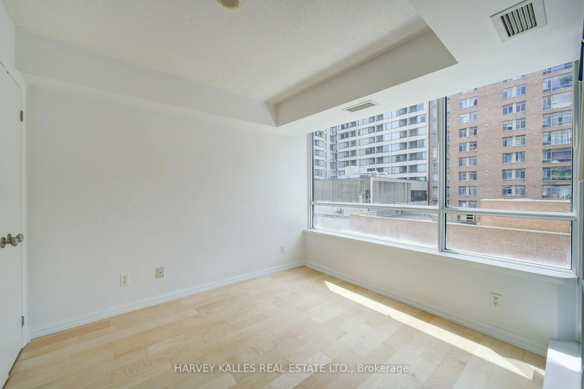 Photo 28 of Unit 717, 111 Elizabeth Street, Toronto, Bay Street Corridor — HOMEH