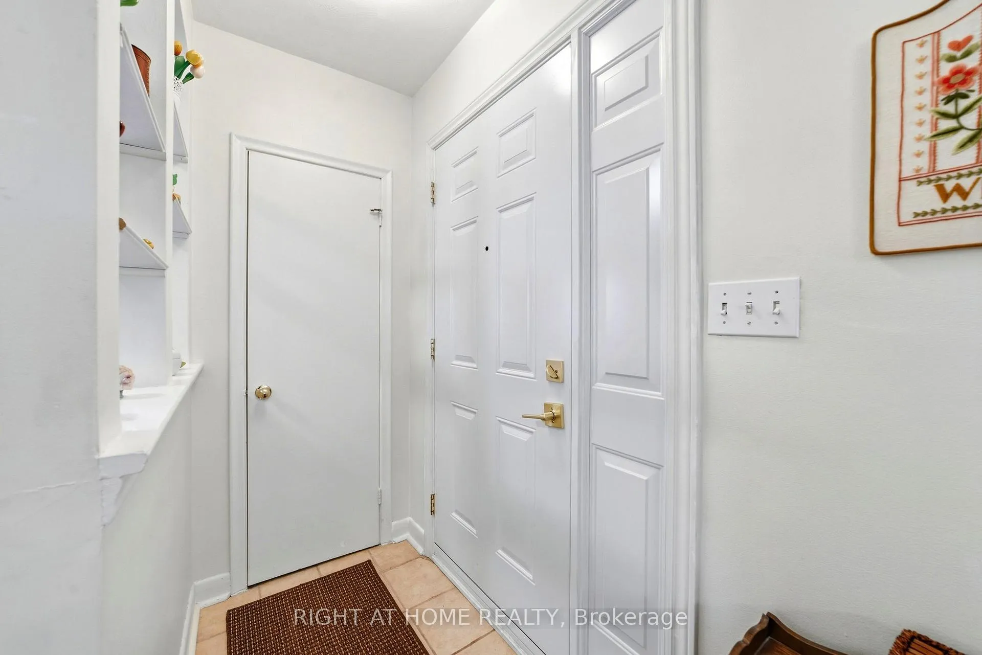 Photo 3 of 728 Ashley Avenue, Burlington, Brant — HOMEH