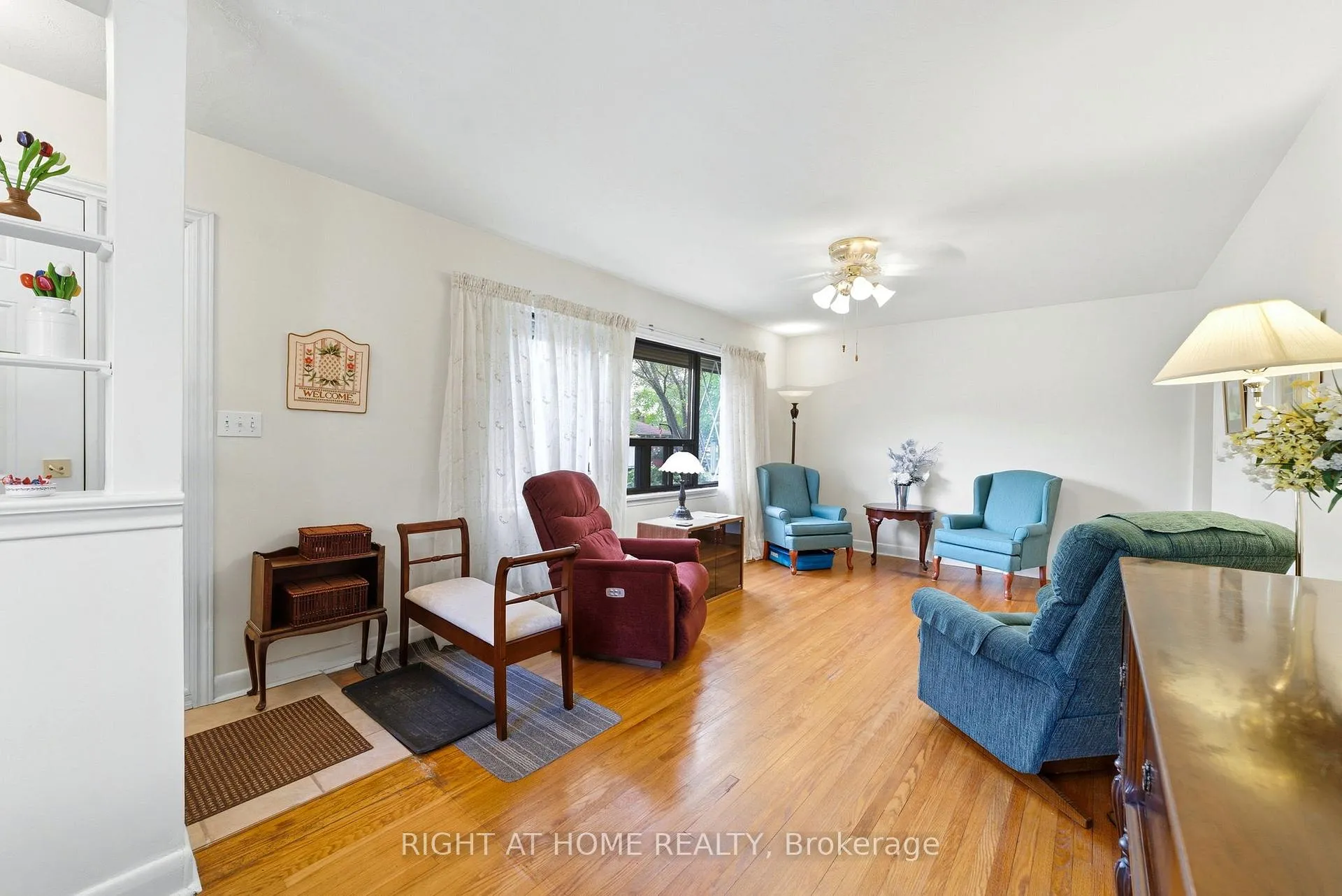 Photo 6 of 728 Ashley Avenue, Burlington, Brant — HOMEH