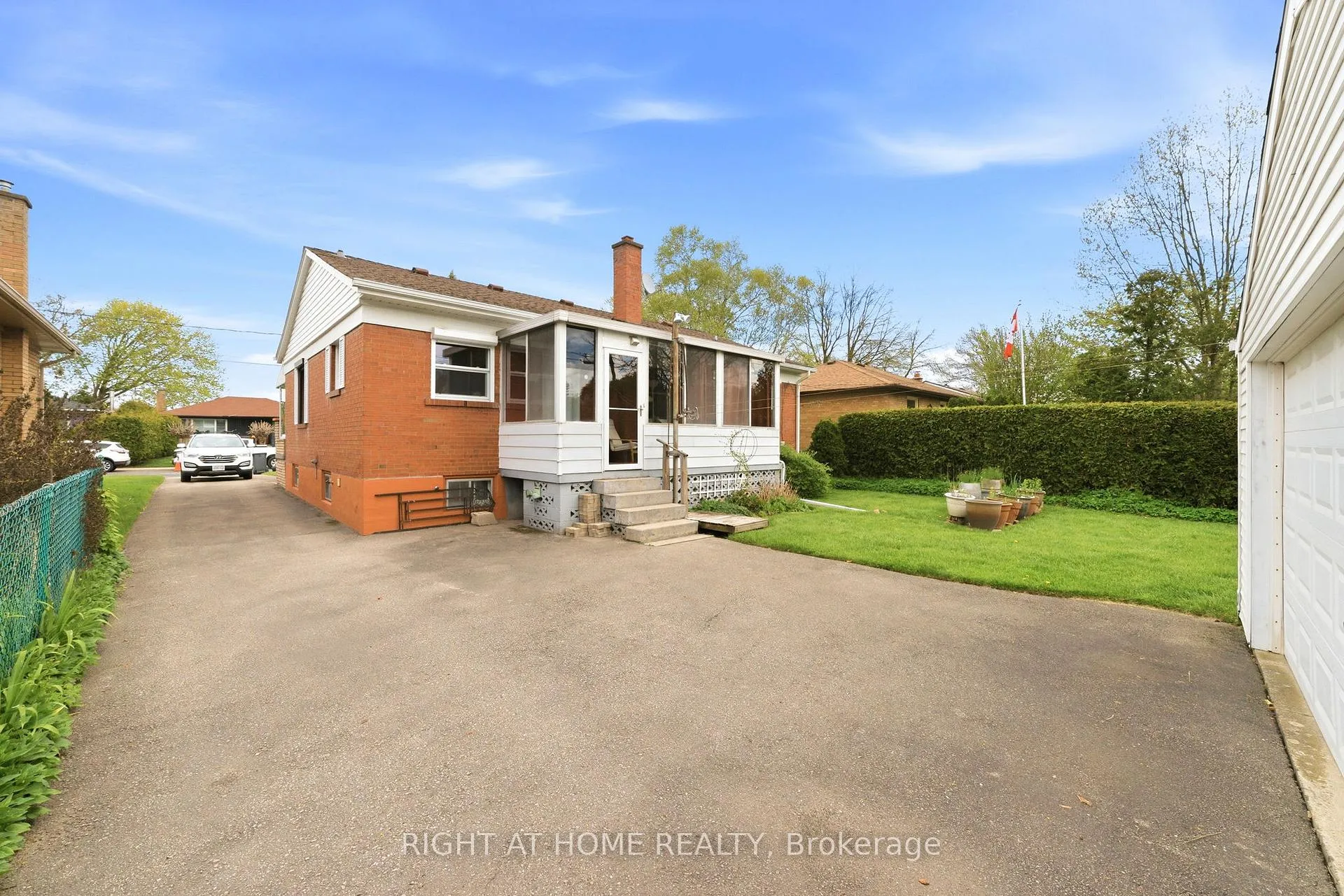 Photo 25 of 728 Ashley Avenue, Burlington, Brant — HOMEH