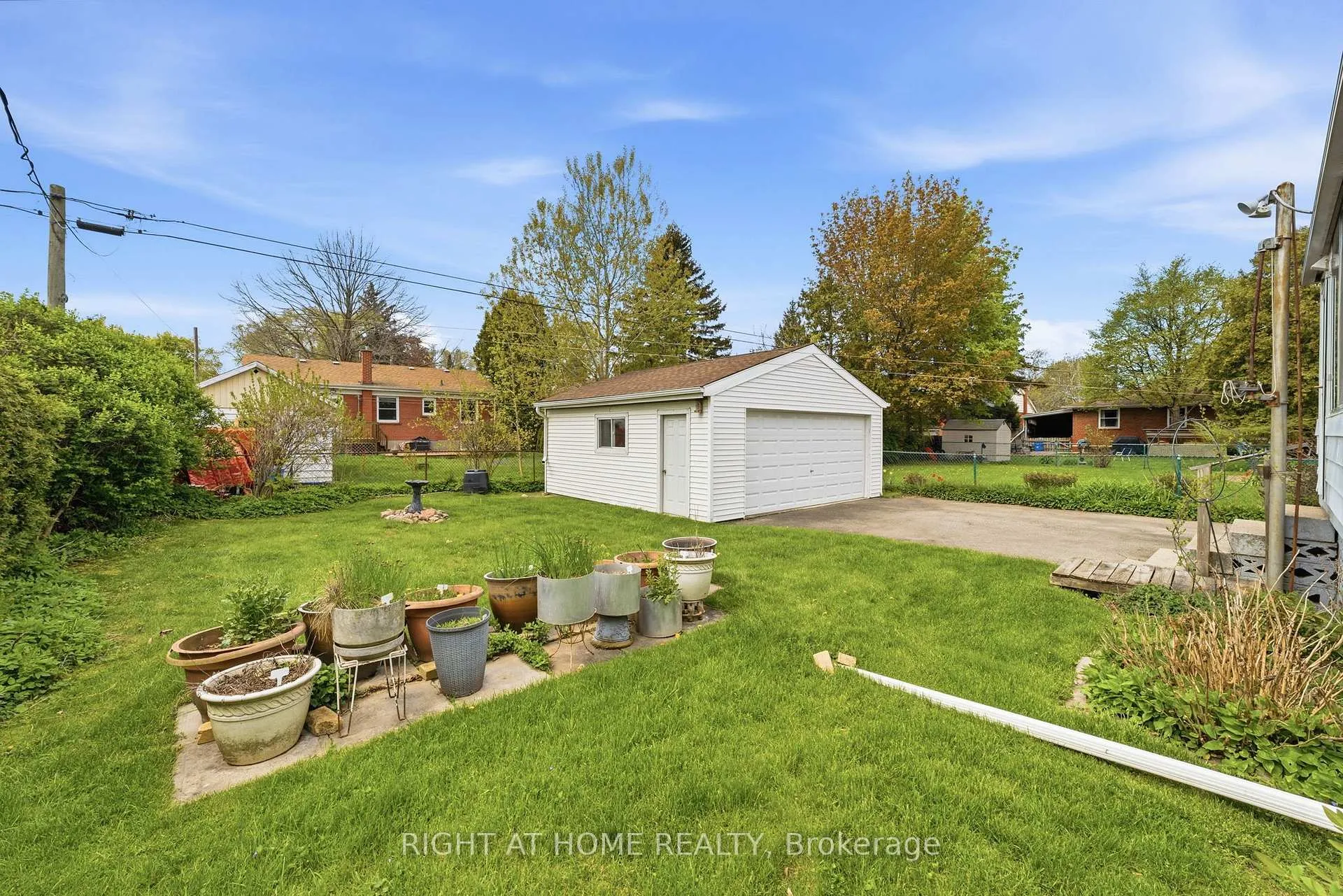 Photo 26 of 728 Ashley Avenue, Burlington, Brant — HOMEH