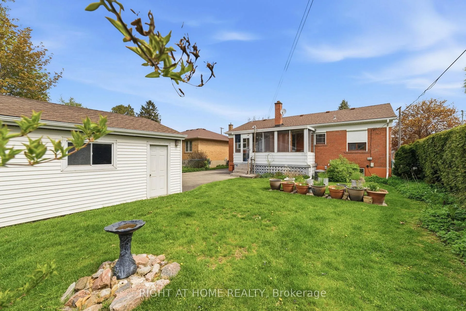 Photo 27 of 728 Ashley Avenue, Burlington, Brant — HOMEH