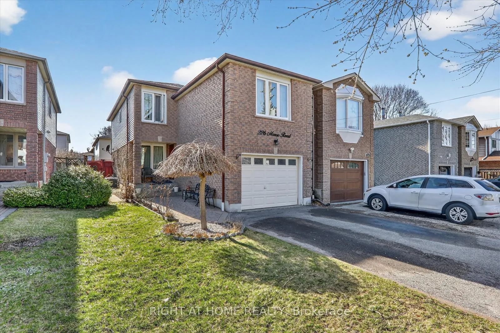 Photo 2 of 226 Manse Road, Scarborough, West Hill — HOMEH