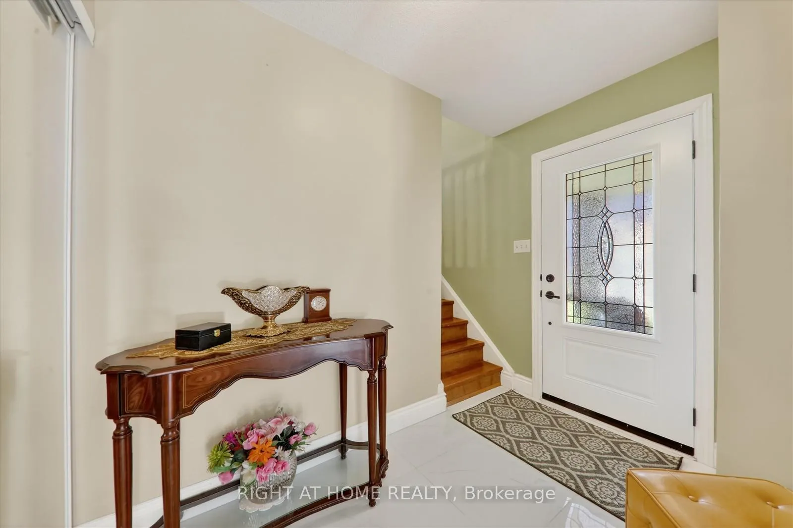Photo 4 of 226 Manse Road, Scarborough, West Hill — HOMEH