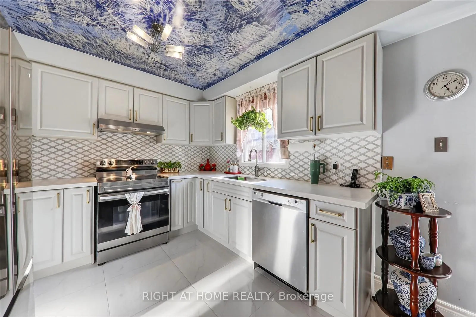 Photo 11 of 226 Manse Road, Scarborough, West Hill — HOMEH