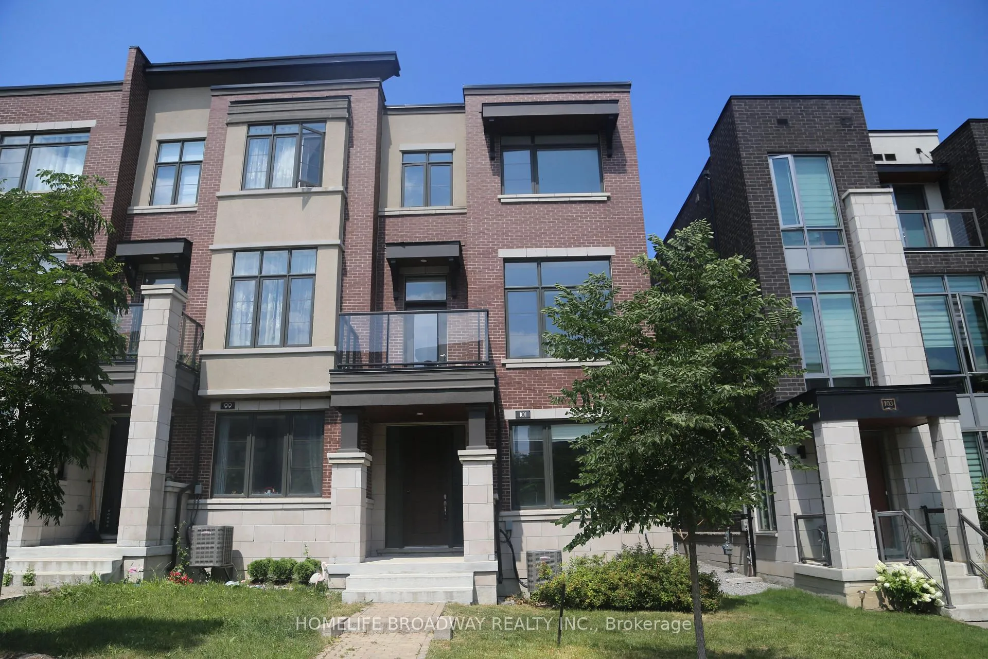 Photo 1 of 101 Carrville Woods Circle, Vaughan, Patterson — HOMEH