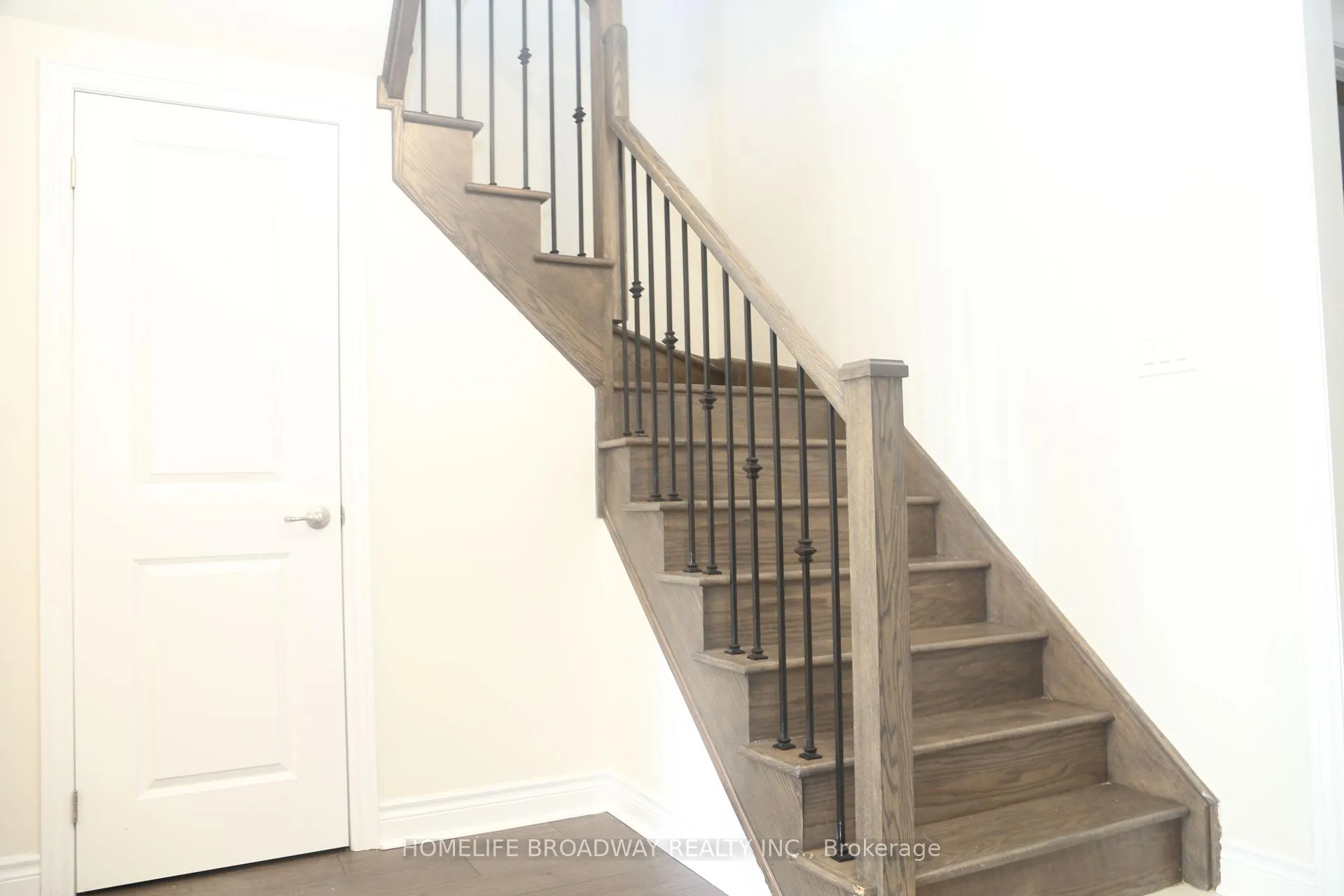 Photo 6 of 101 Carrville Woods Circle, Vaughan, Patterson — HOMEH