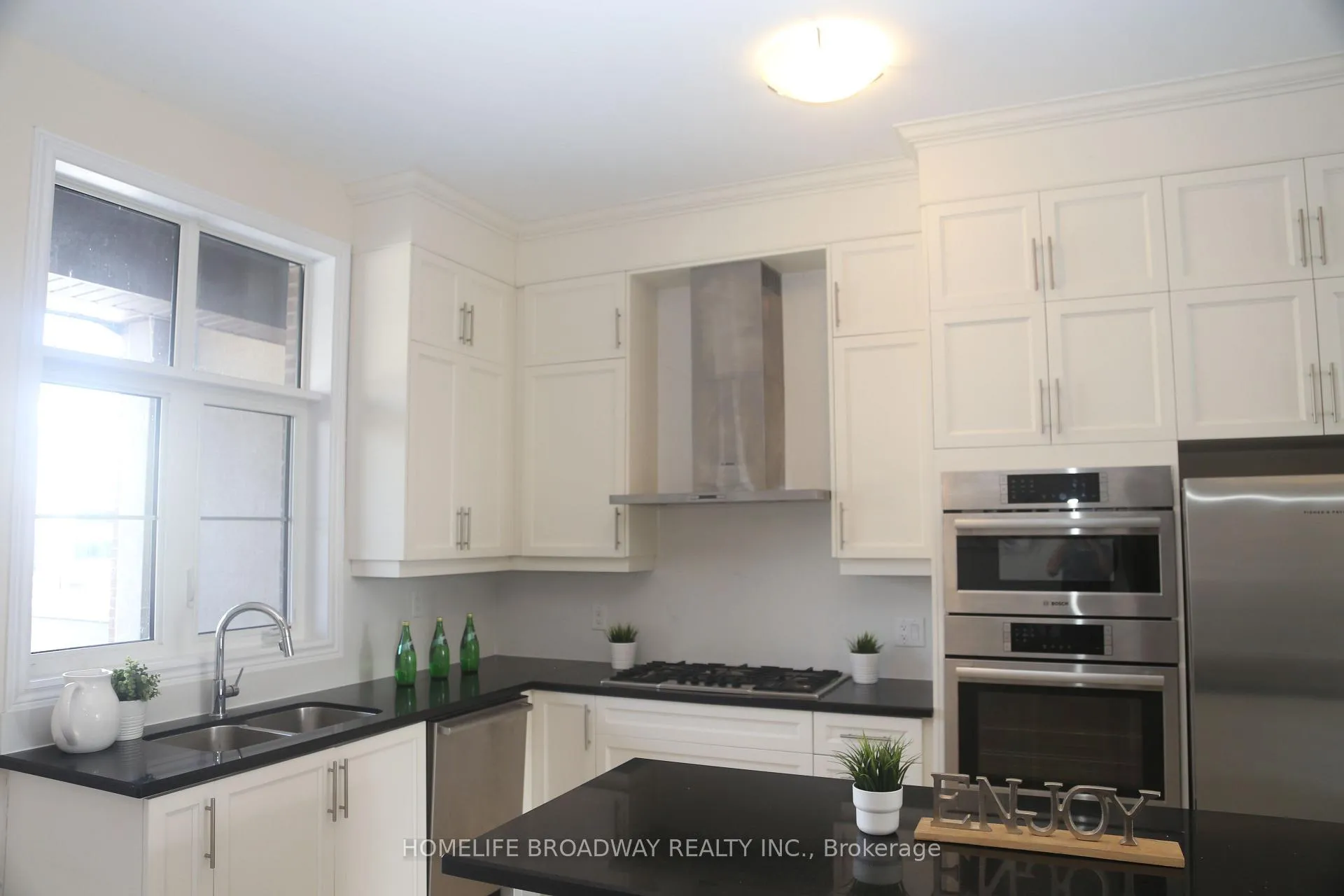 Photo 7 of 101 Carrville Woods Circle, Vaughan, Patterson — HOMEH