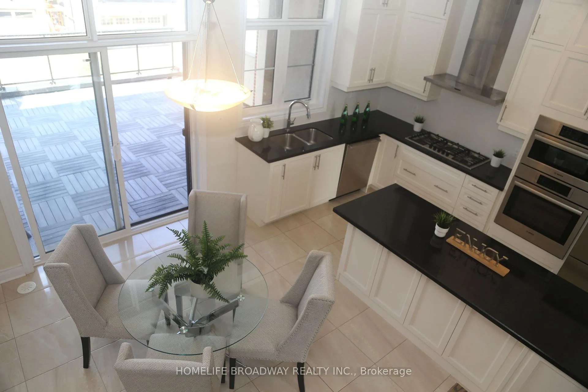 Photo 9 of 101 Carrville Woods Circle, Vaughan, Patterson — HOMEH