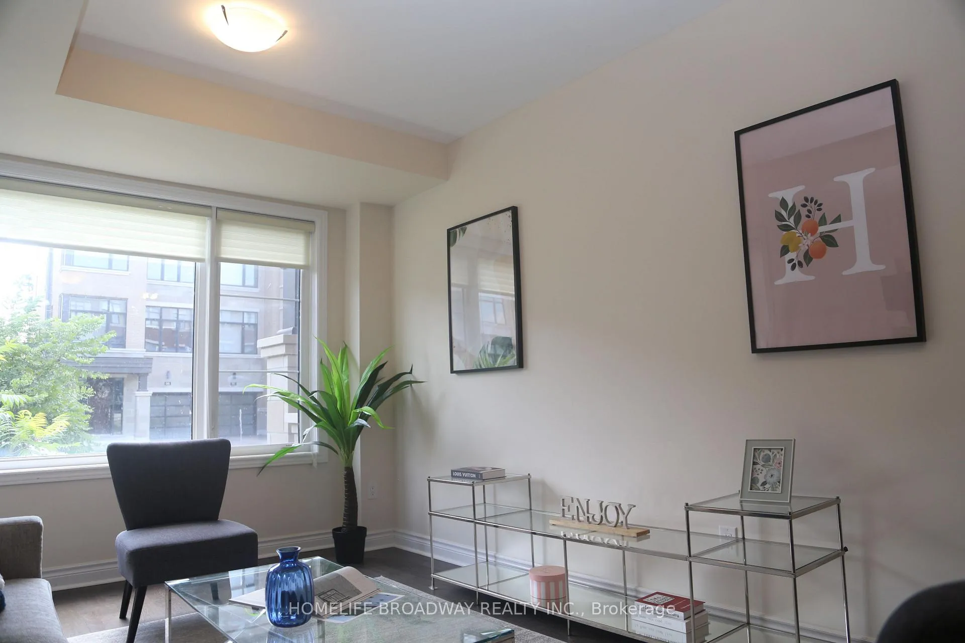 Photo 11 of 101 Carrville Woods Circle, Vaughan, Patterson — HOMEH