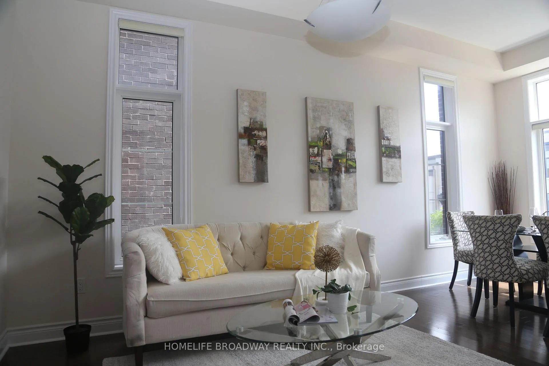 Photo 12 of 101 Carrville Woods Circle, Vaughan, Patterson — HOMEH