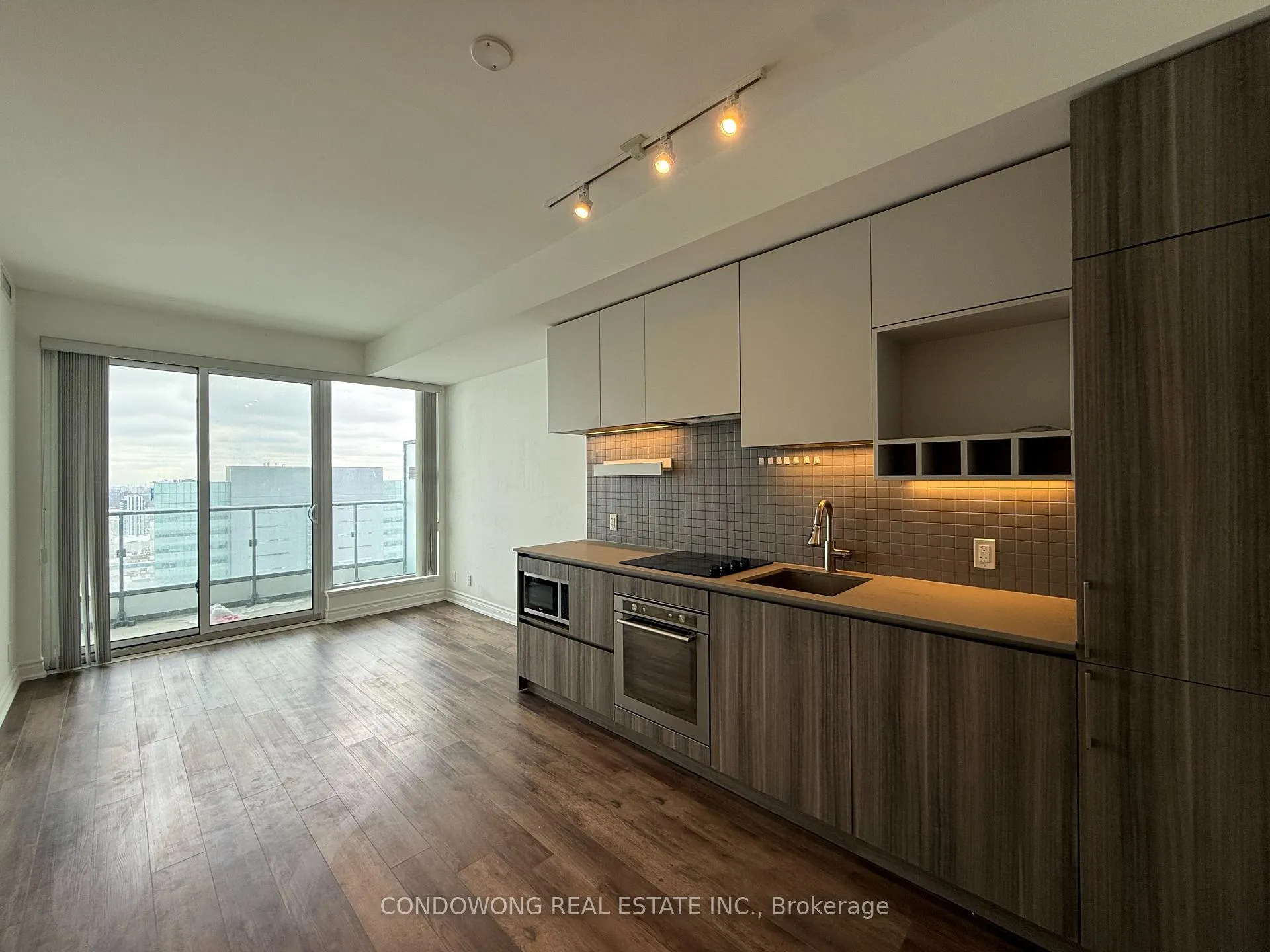 Photo 2 of Unit 2606, 5 Buttermill Avenue, Vaughan, Concord — HOMEH