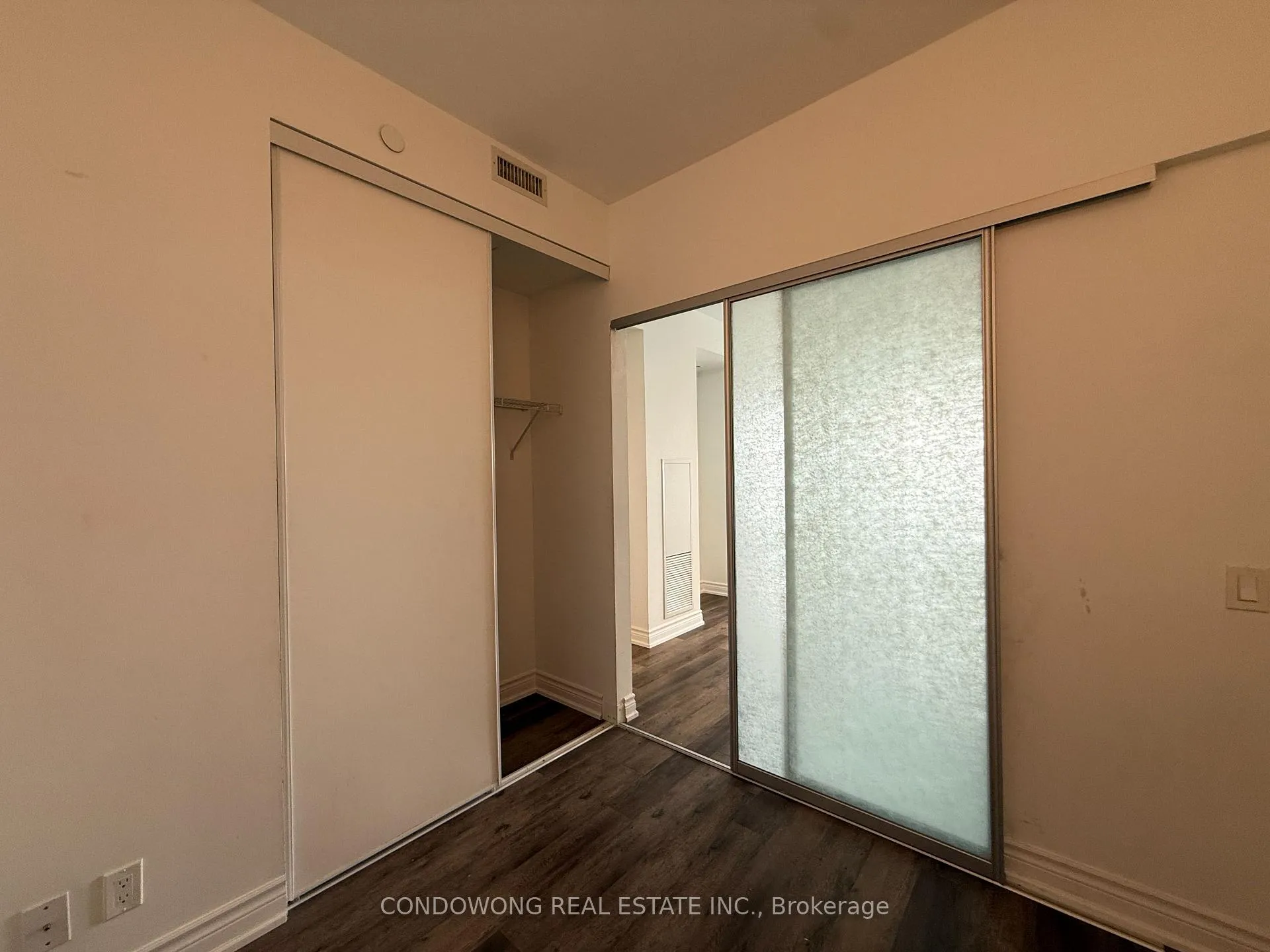 Photo 8 of Unit 2606, 5 Buttermill Avenue, Vaughan, Concord — HOMEH