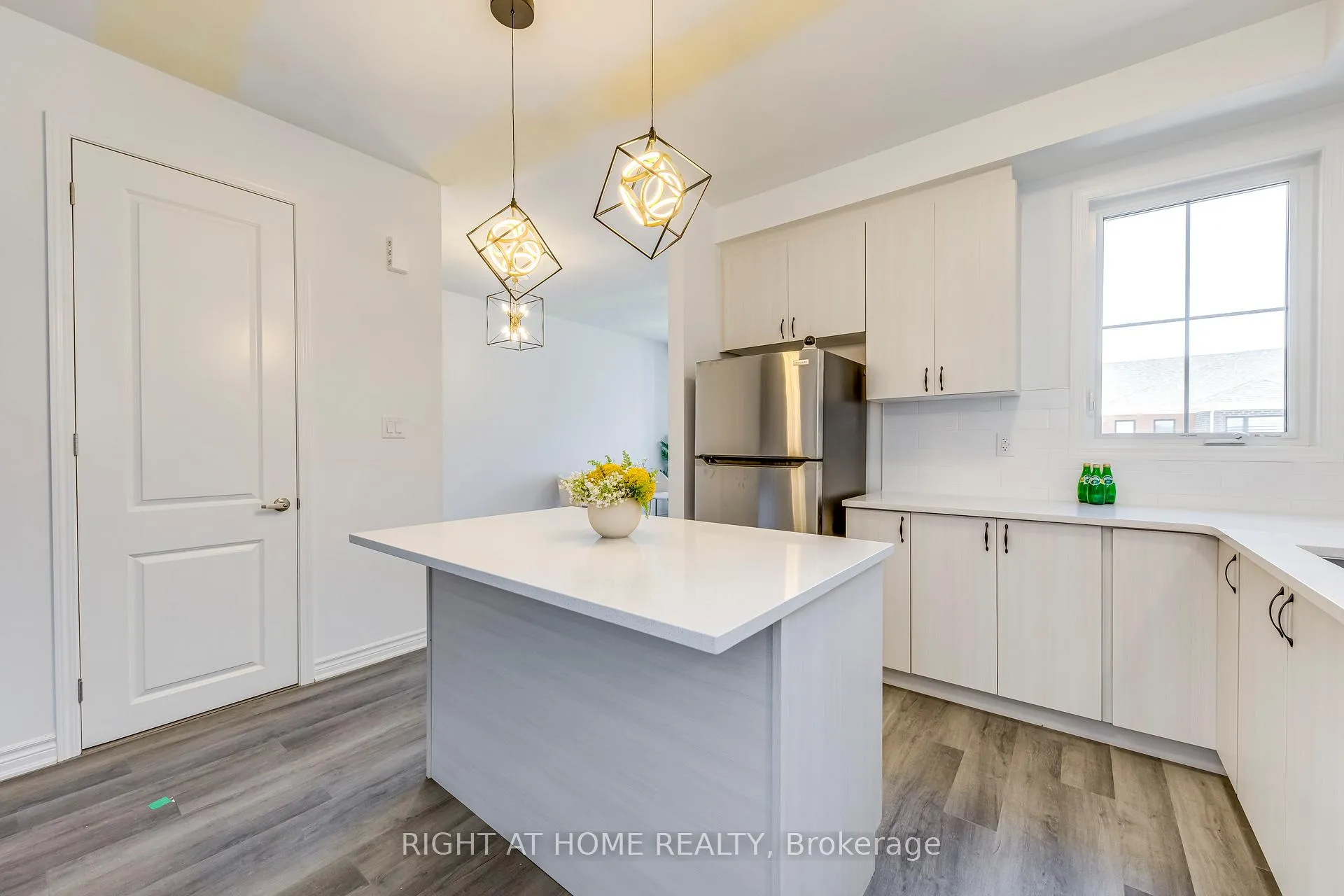 Photo 12 of 1805 Thames Circle, Milton, Bowes — HOMEH