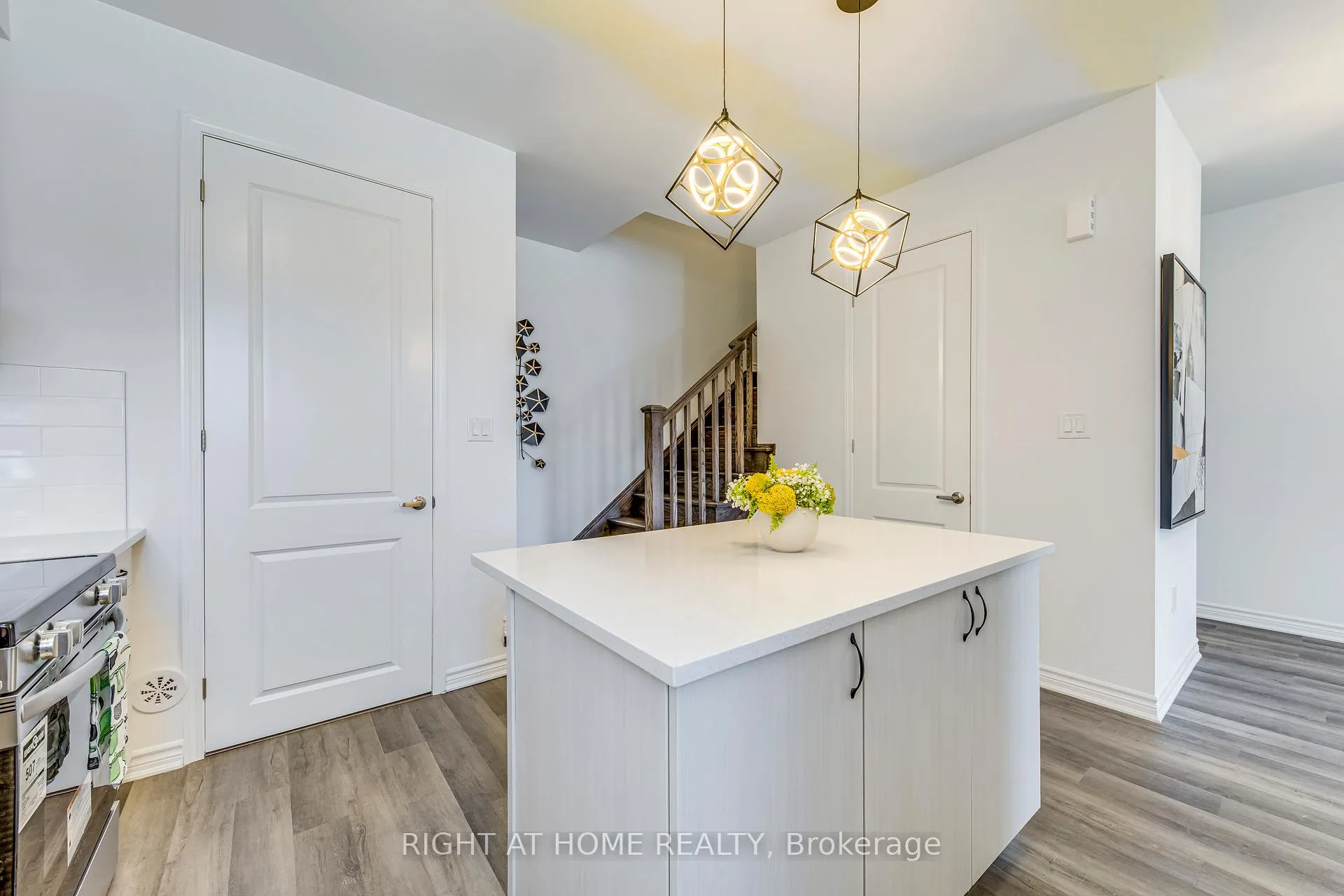 Photo 13 of 1805 Thames Circle, Milton, Bowes — HOMEH