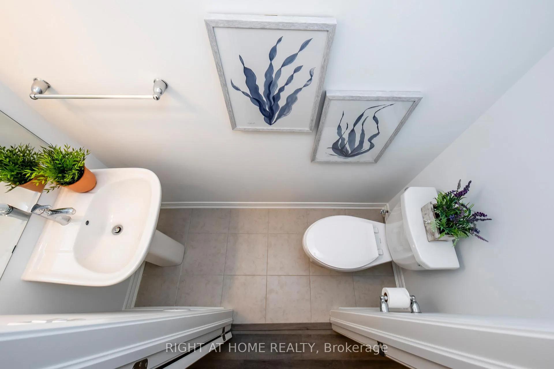 Photo 16 of 1805 Thames Circle, Milton, Bowes — HOMEH