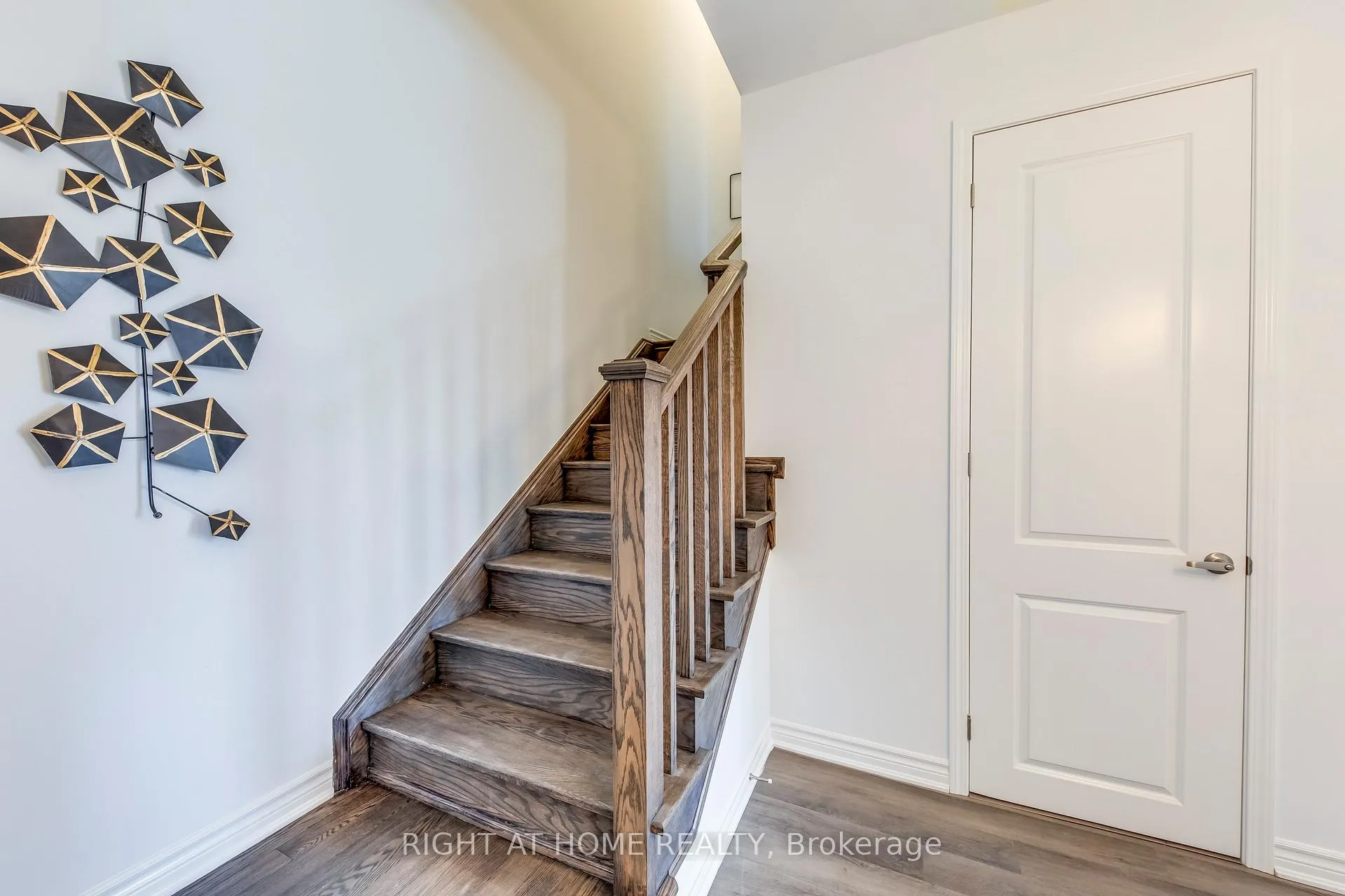 Photo 19 of 1805 Thames Circle, Milton, Bowes — HOMEH