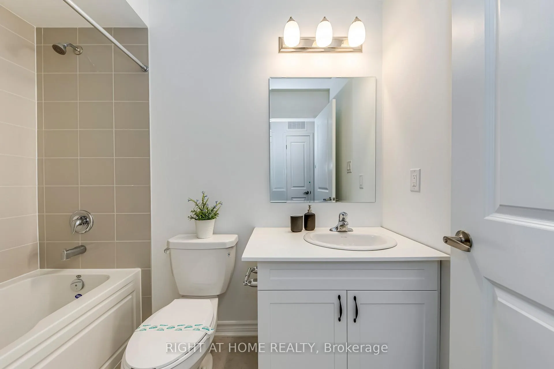 Photo 25 of 1805 Thames Circle, Milton, Bowes — HOMEH