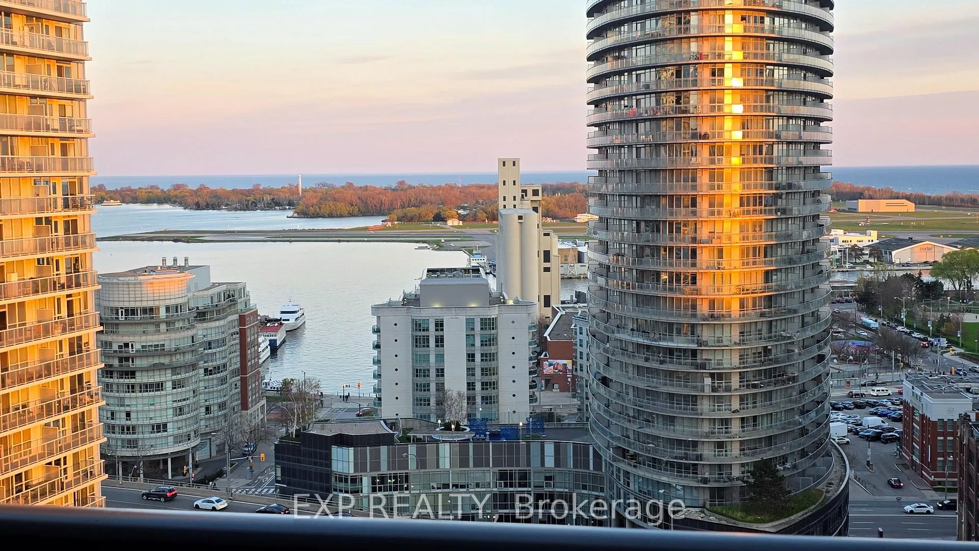 Photo 16 of Unit 2206, 85 Queens Wharf Road, Toronto, Waterfront Communities — HOMEH