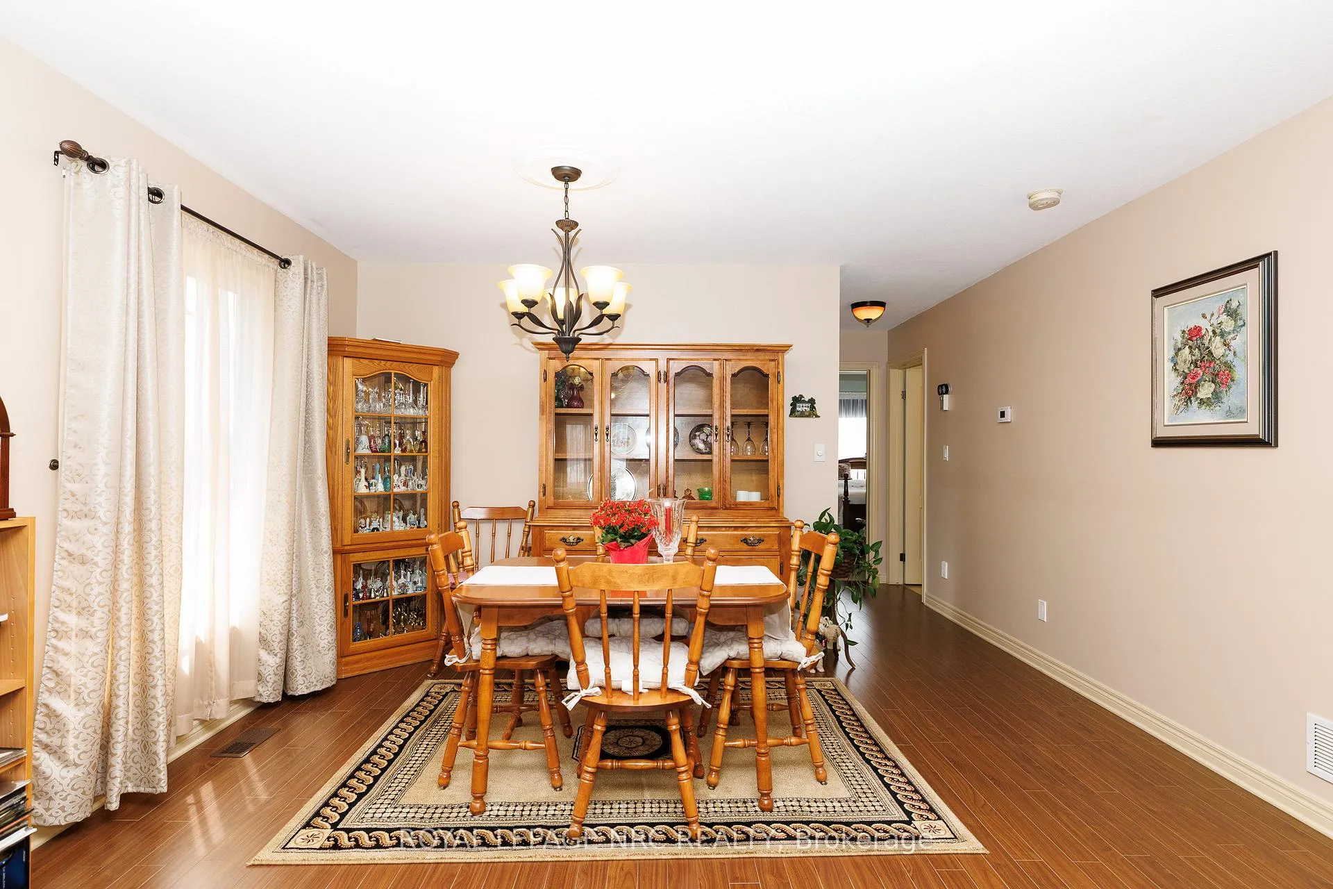 Photo 11 of 6787 Ailanthus Avenue, Niagara Falls, Arad/Fallsview — HOMEH