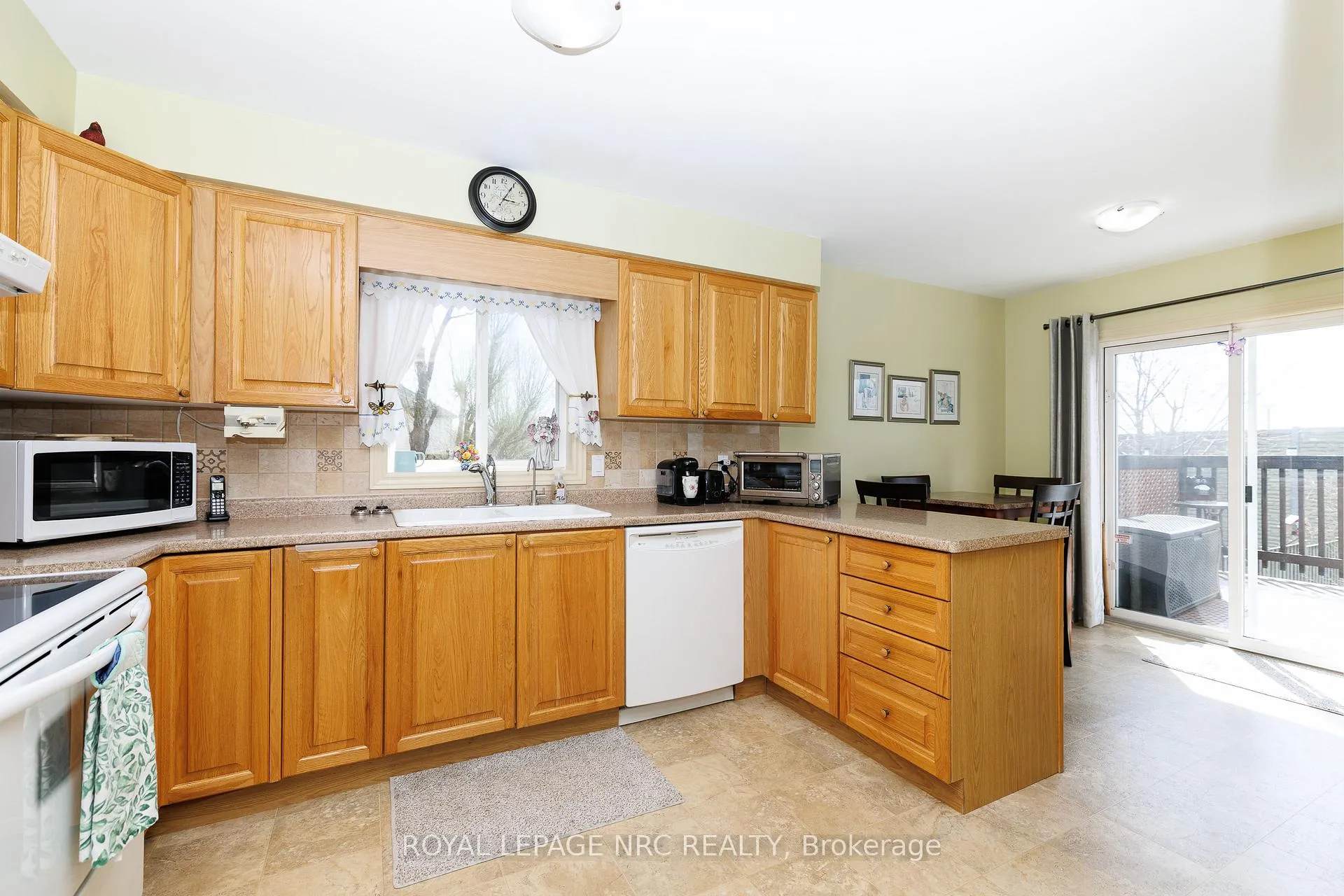Photo 14 of 6787 Ailanthus Avenue, Niagara Falls, Arad/Fallsview — HOMEH