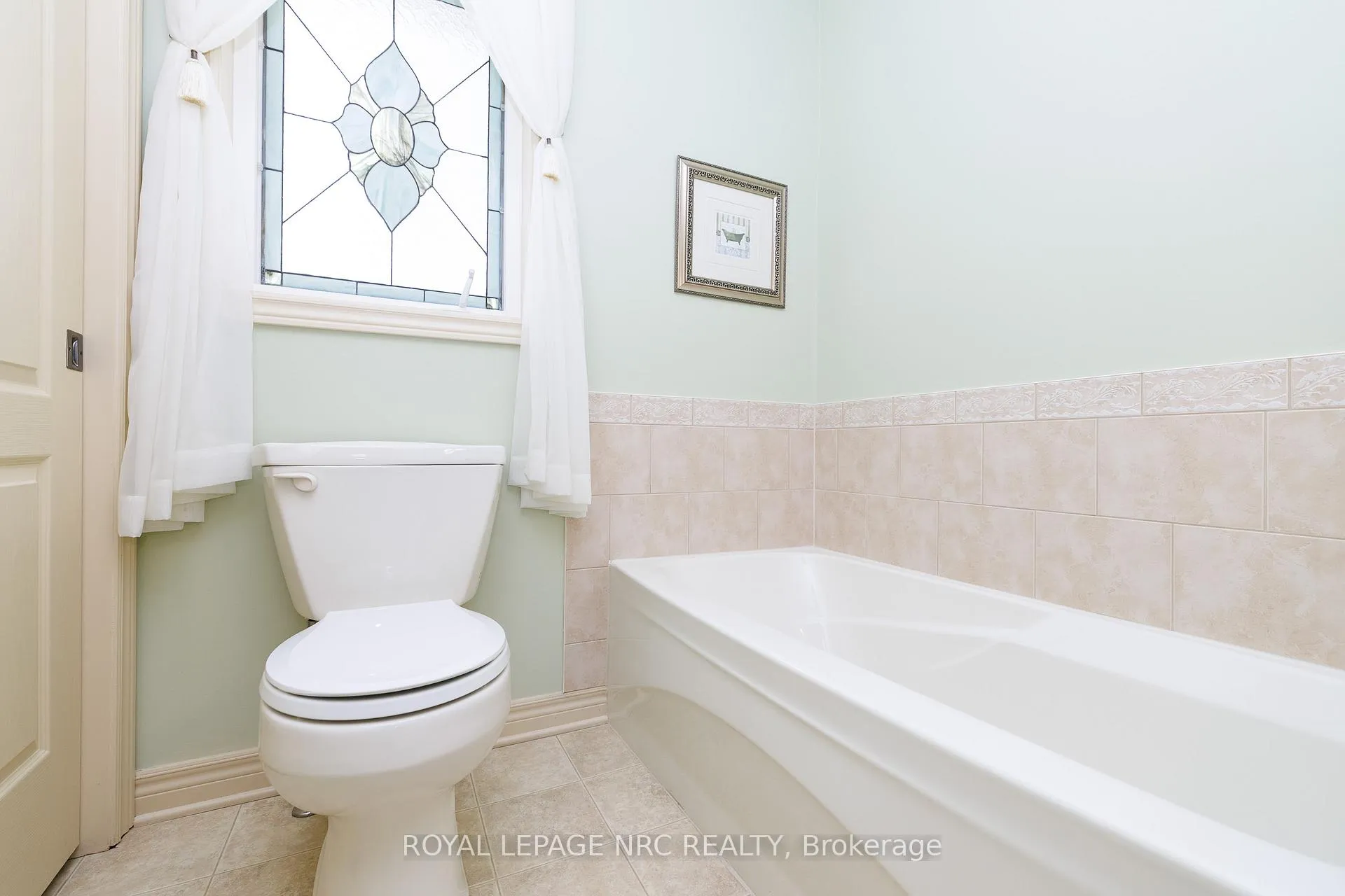 Photo 23 of 6787 Ailanthus Avenue, Niagara Falls, Arad/Fallsview — HOMEH