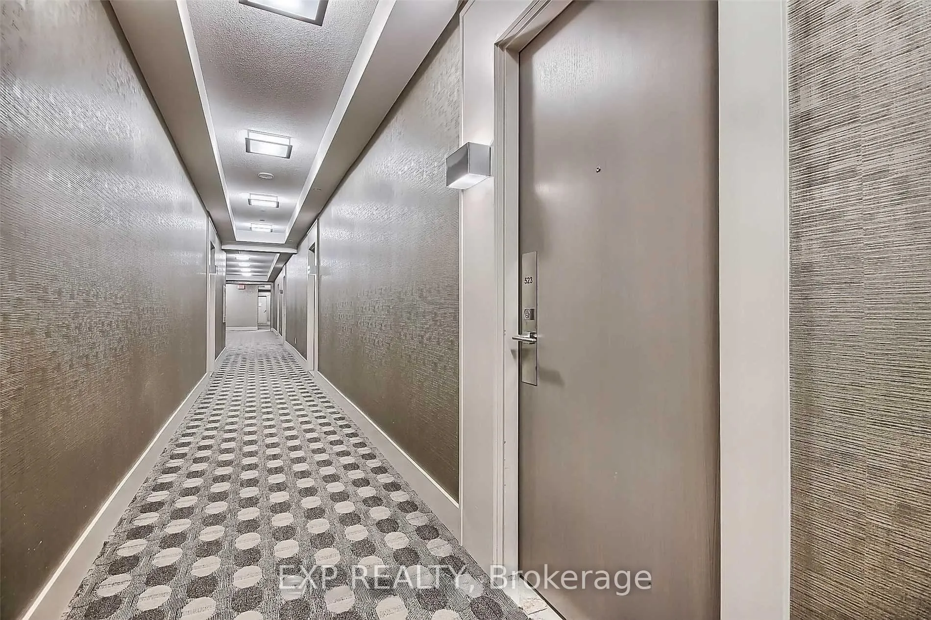 Photo 5 of Unit 523, 7167 Yonge Street, Markham, Grandview — HOMEH