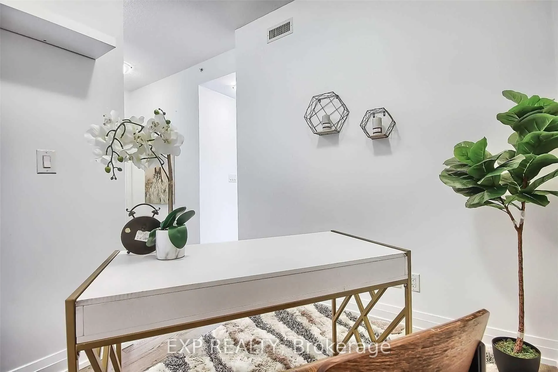 Photo 7 of Unit 523, 7167 Yonge Street, Markham, Grandview — HOMEH