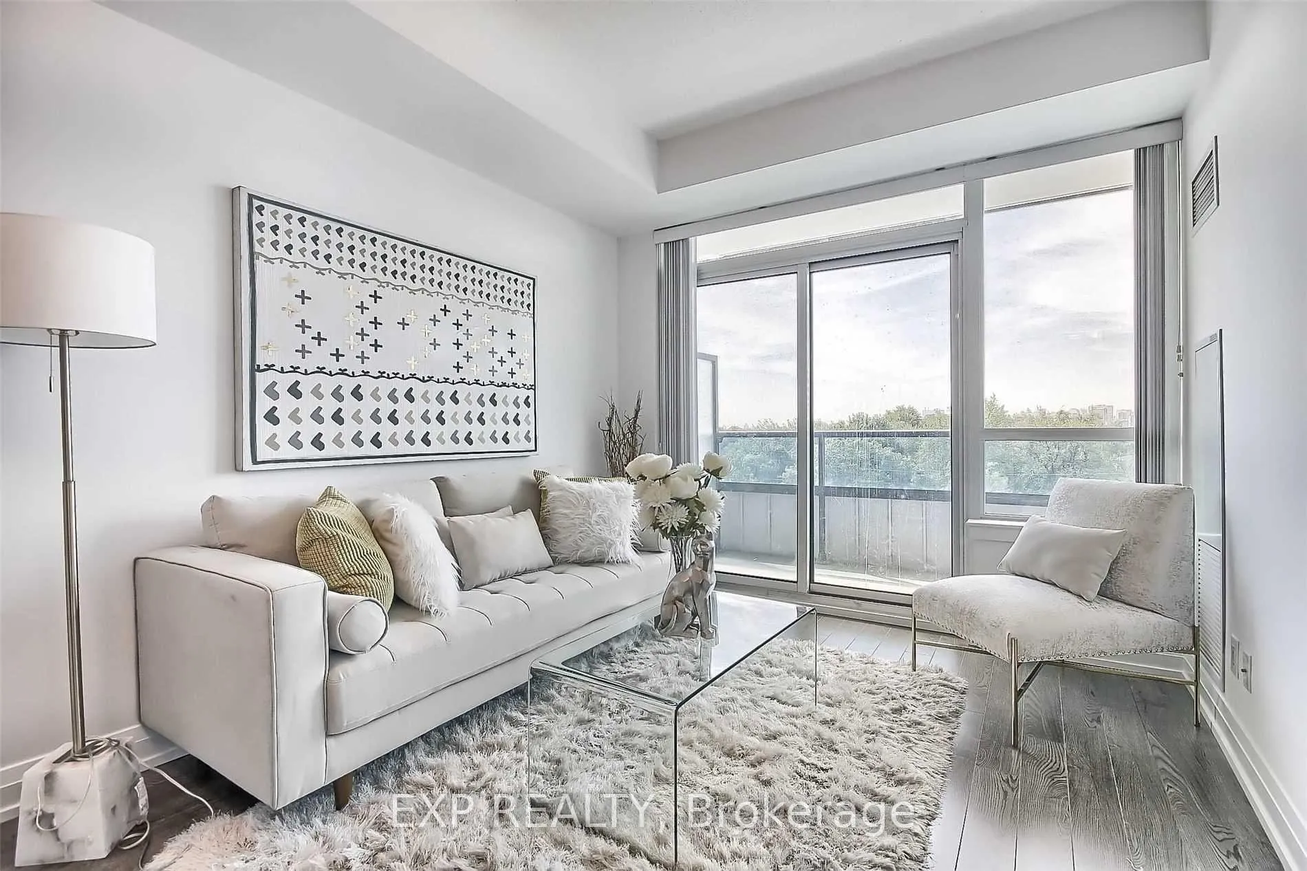 Photo 8 of Unit 523, 7167 Yonge Street, Markham, Grandview — HOMEH