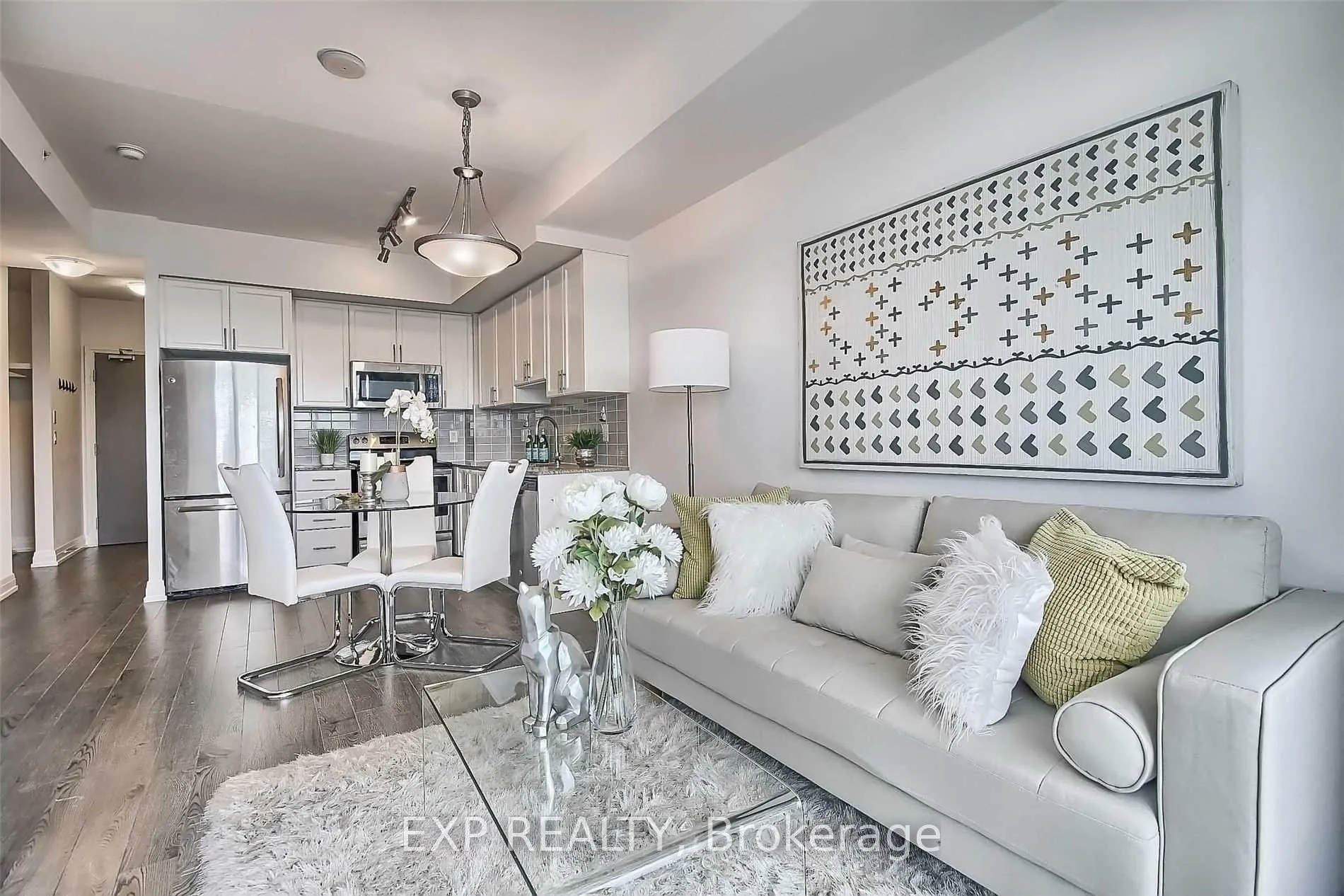 Photo 9 of Unit 523, 7167 Yonge Street, Markham, Grandview — HOMEH