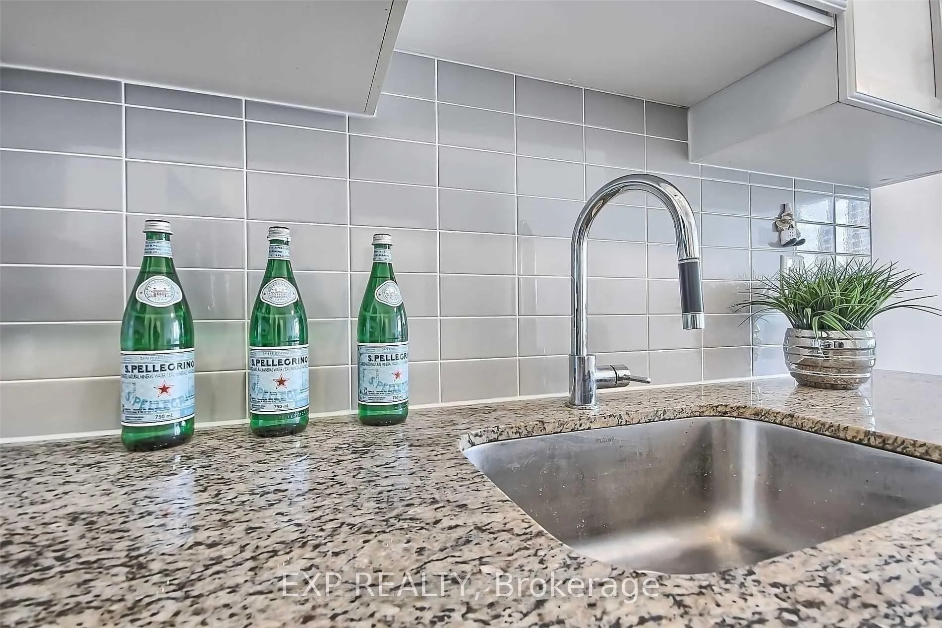 Photo 14 of Unit 523, 7167 Yonge Street, Markham, Grandview — HOMEH