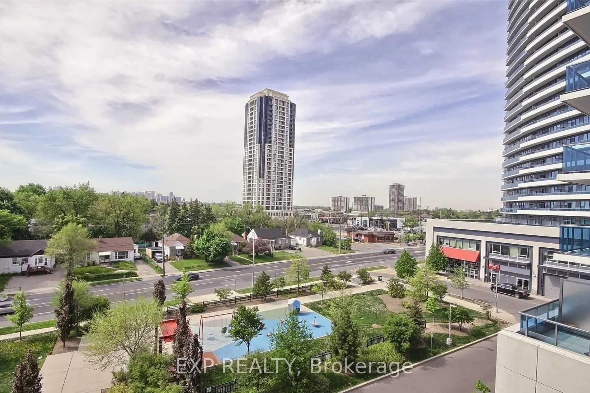 Photo 26 of Unit 523, 7167 Yonge Street, Markham, Grandview — HOMEH
