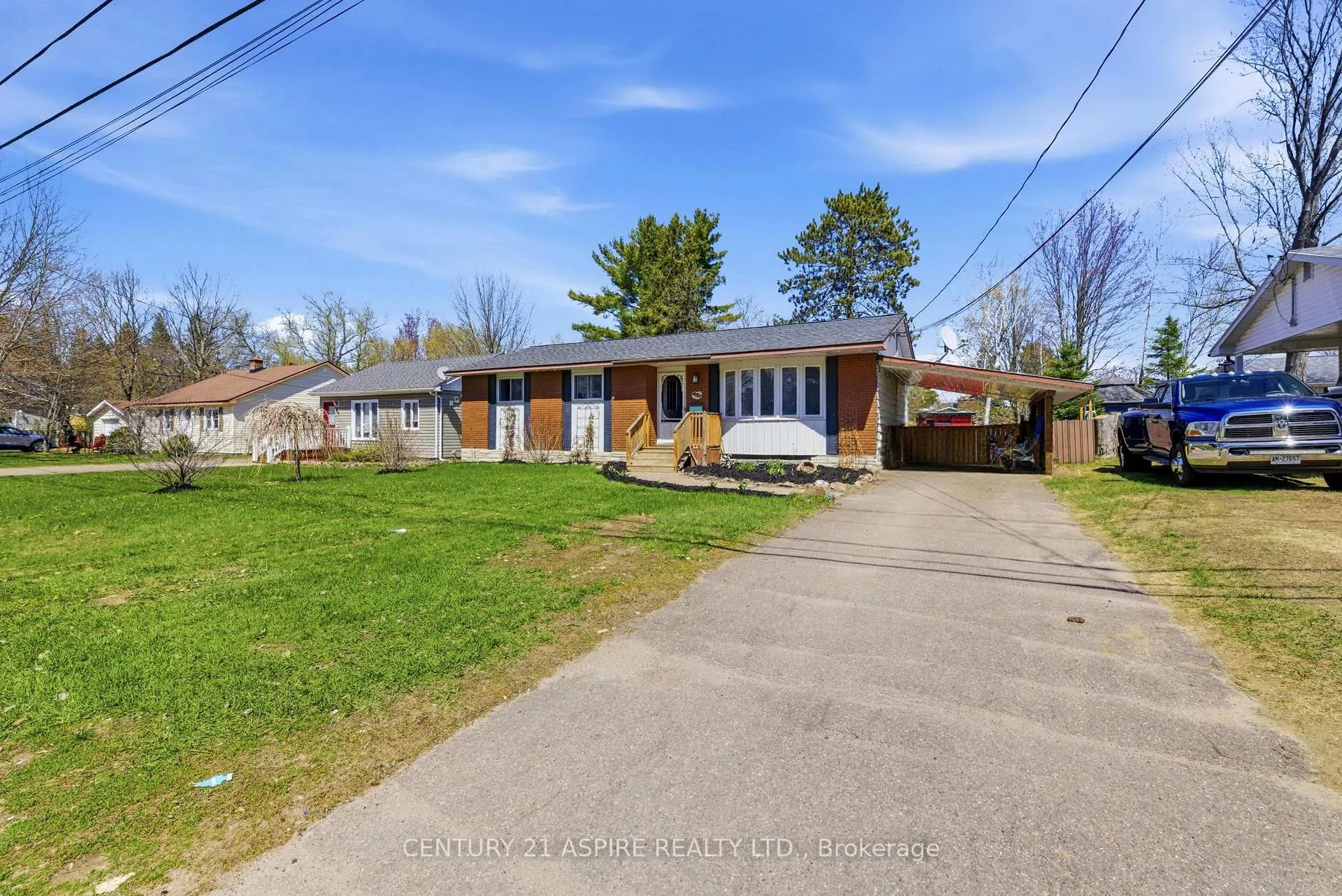 Photo 2 of 76 Doran Road, Petawawa — HOMEH