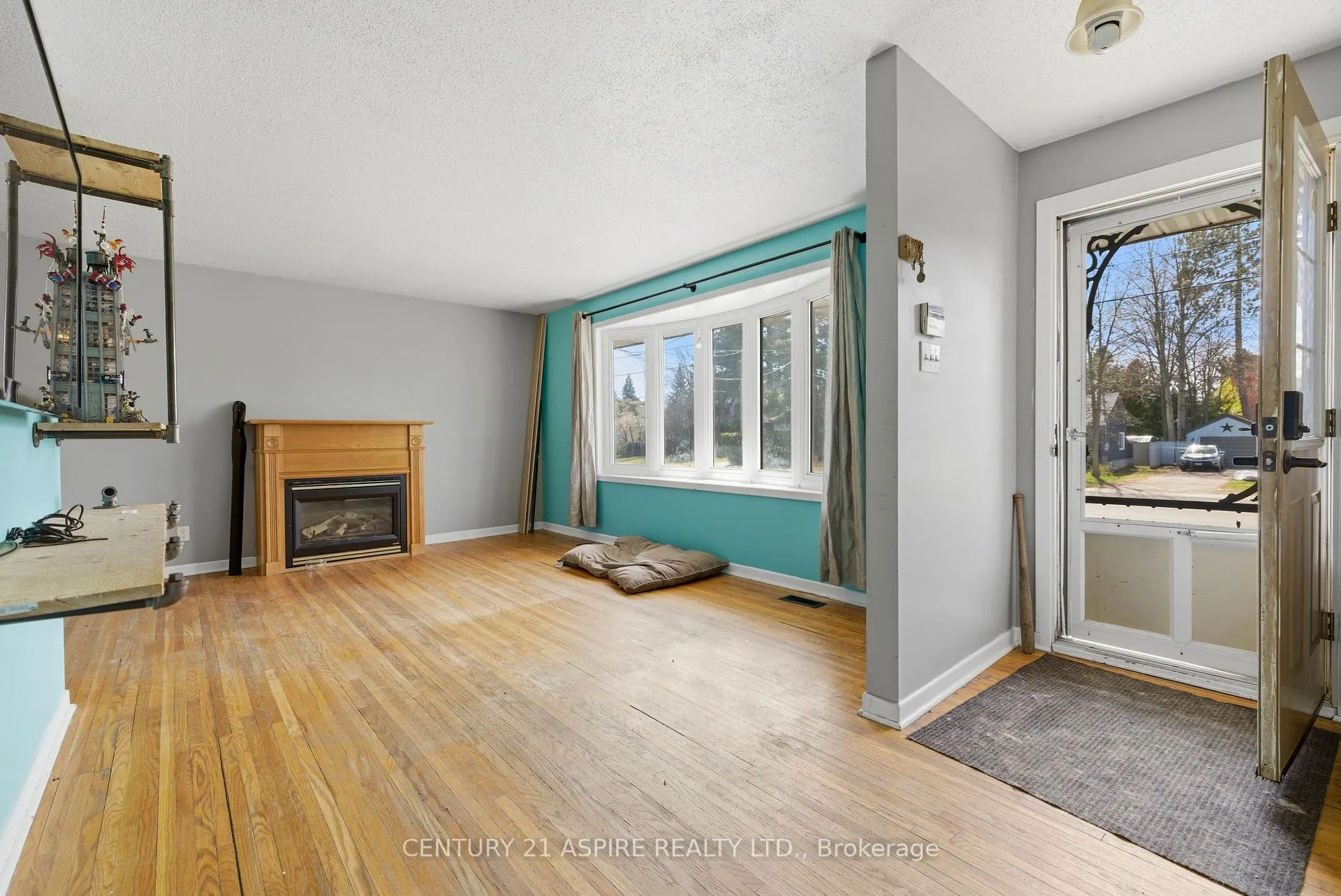 Photo 5 of 76 Doran Road, Petawawa — HOMEH