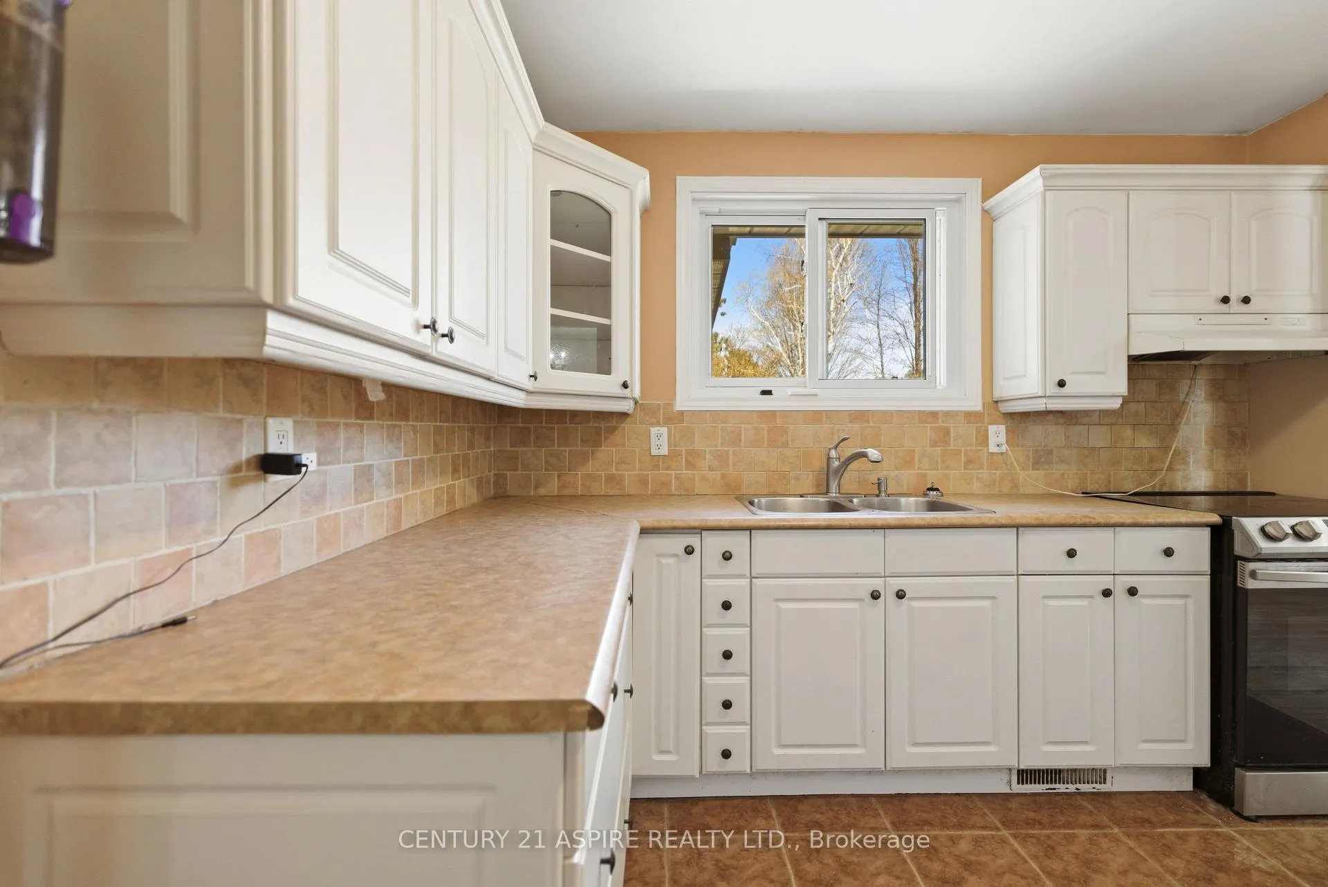 Photo 12 of 76 Doran Road, Petawawa — HOMEH
