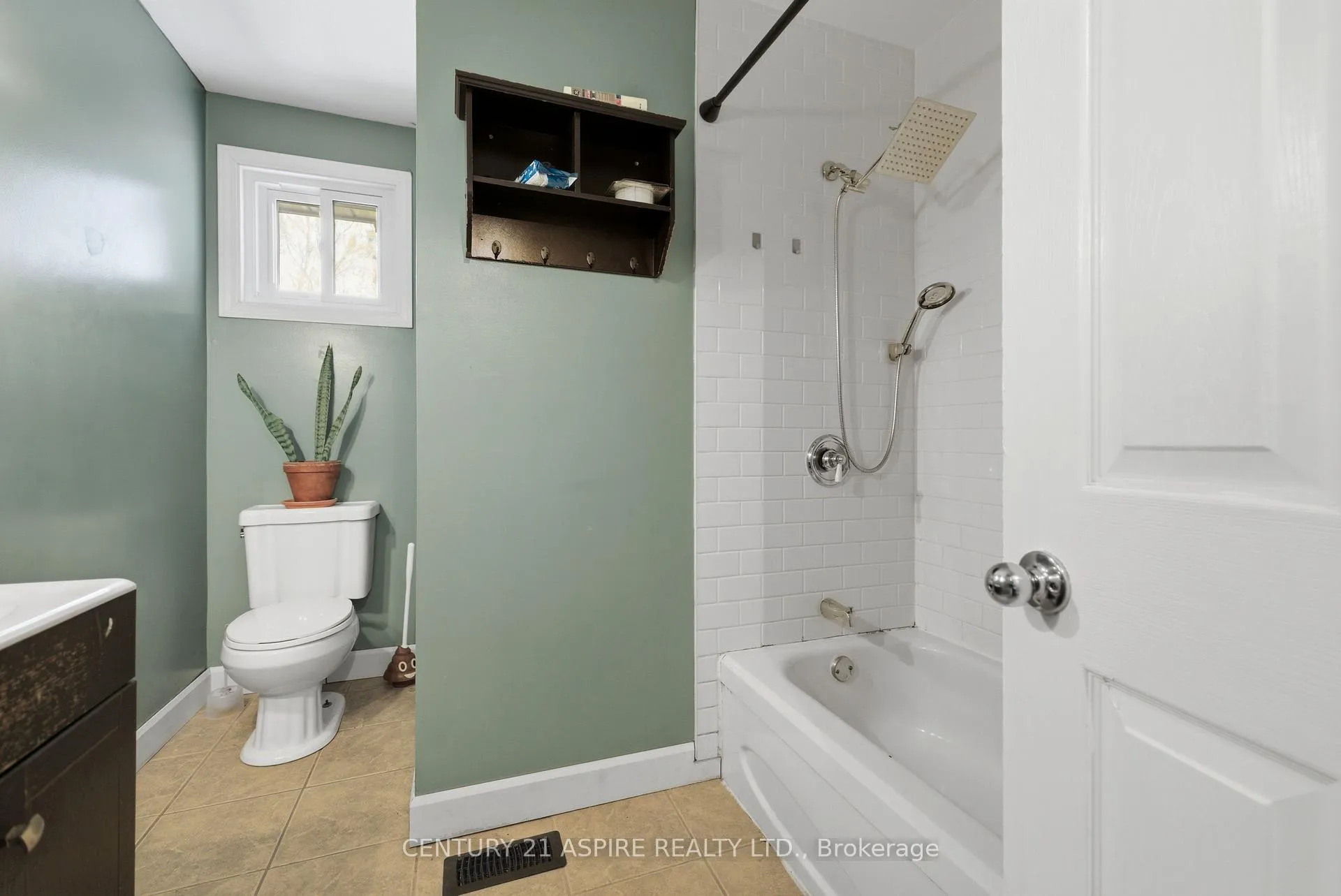 Photo 16 of 76 Doran Road, Petawawa — HOMEH