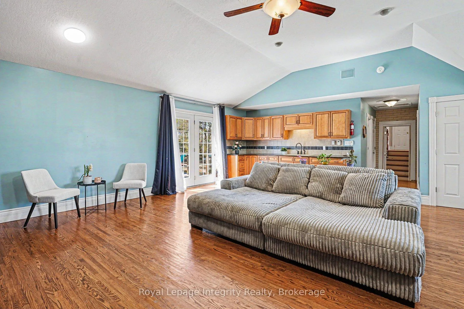 Photo 16 of 976 6th Avenue E, Owen Sound — HOMEH