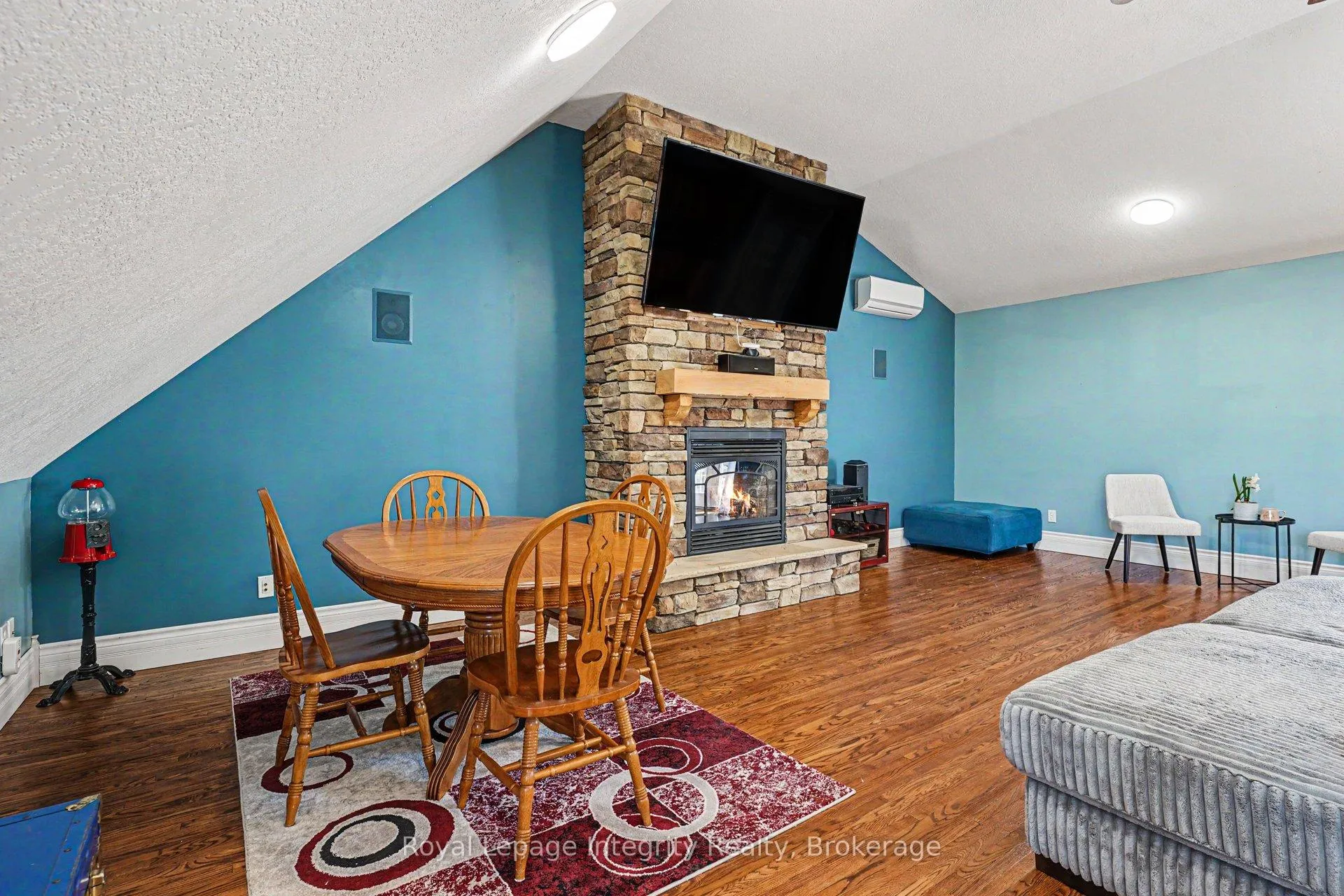 Photo 17 of 976 6th Avenue E, Owen Sound — HOMEH