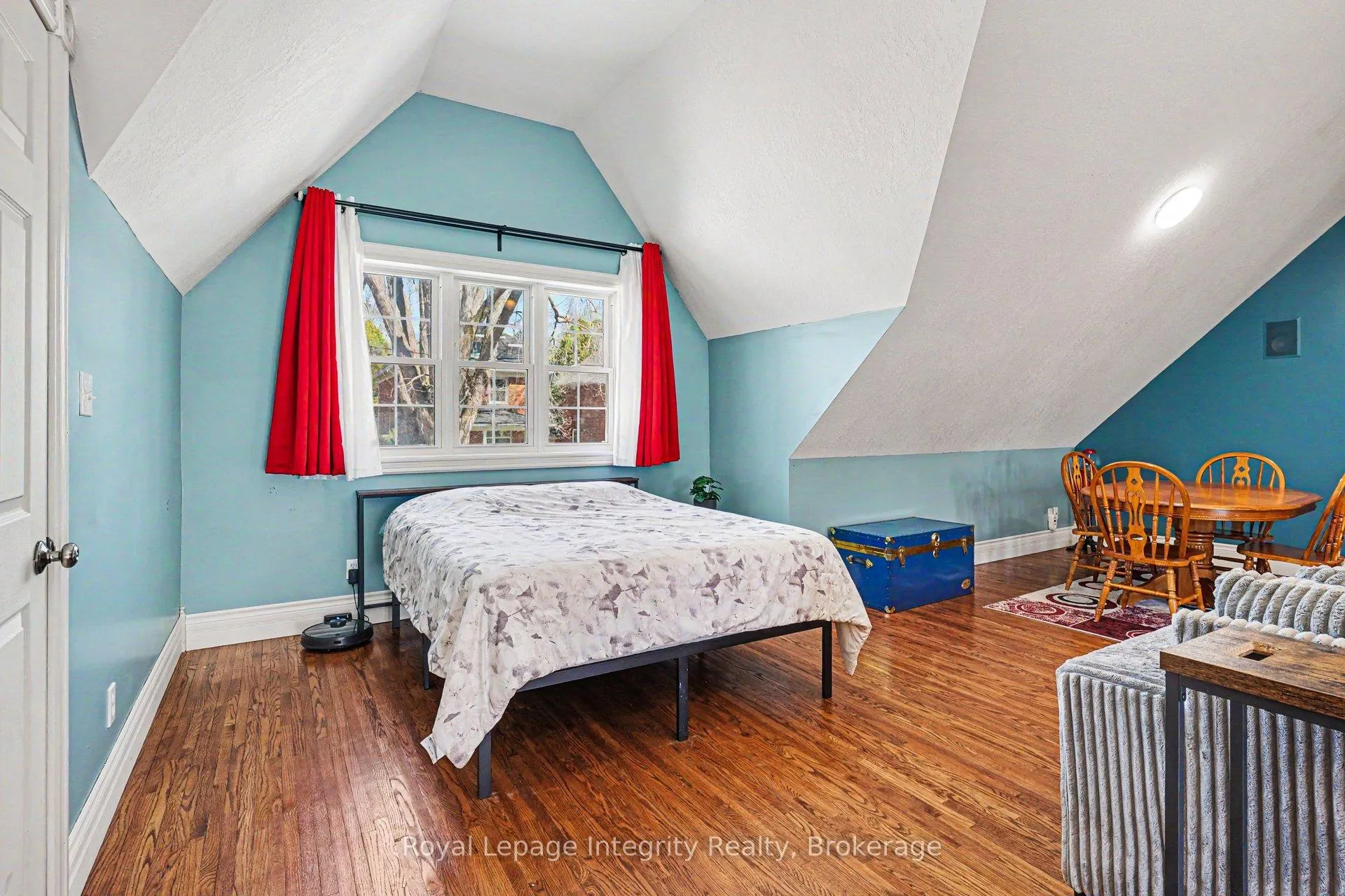 Photo 18 of 976 6th Avenue E, Owen Sound — HOMEH