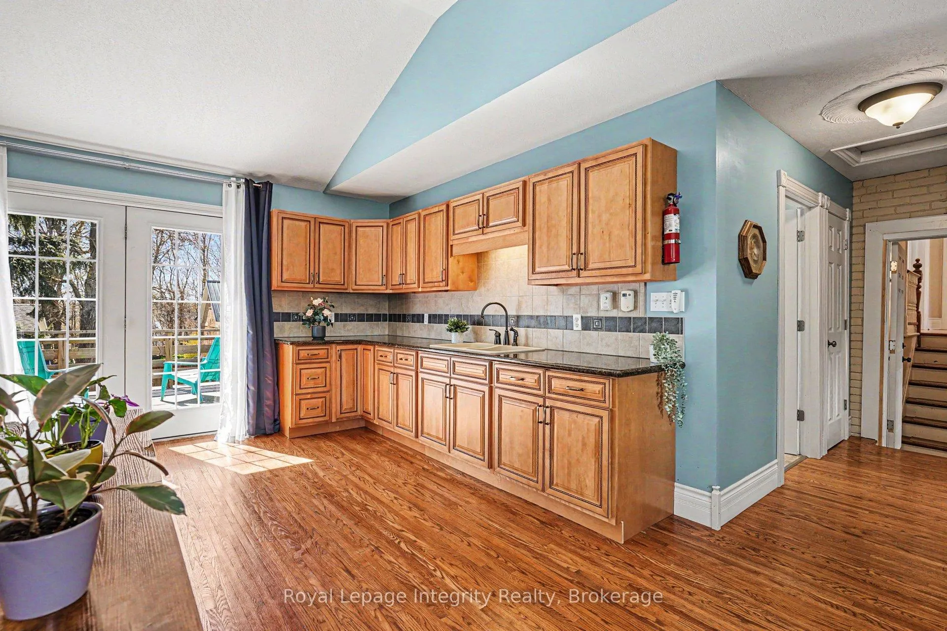 Photo 19 of 976 6th Avenue E, Owen Sound — HOMEH
