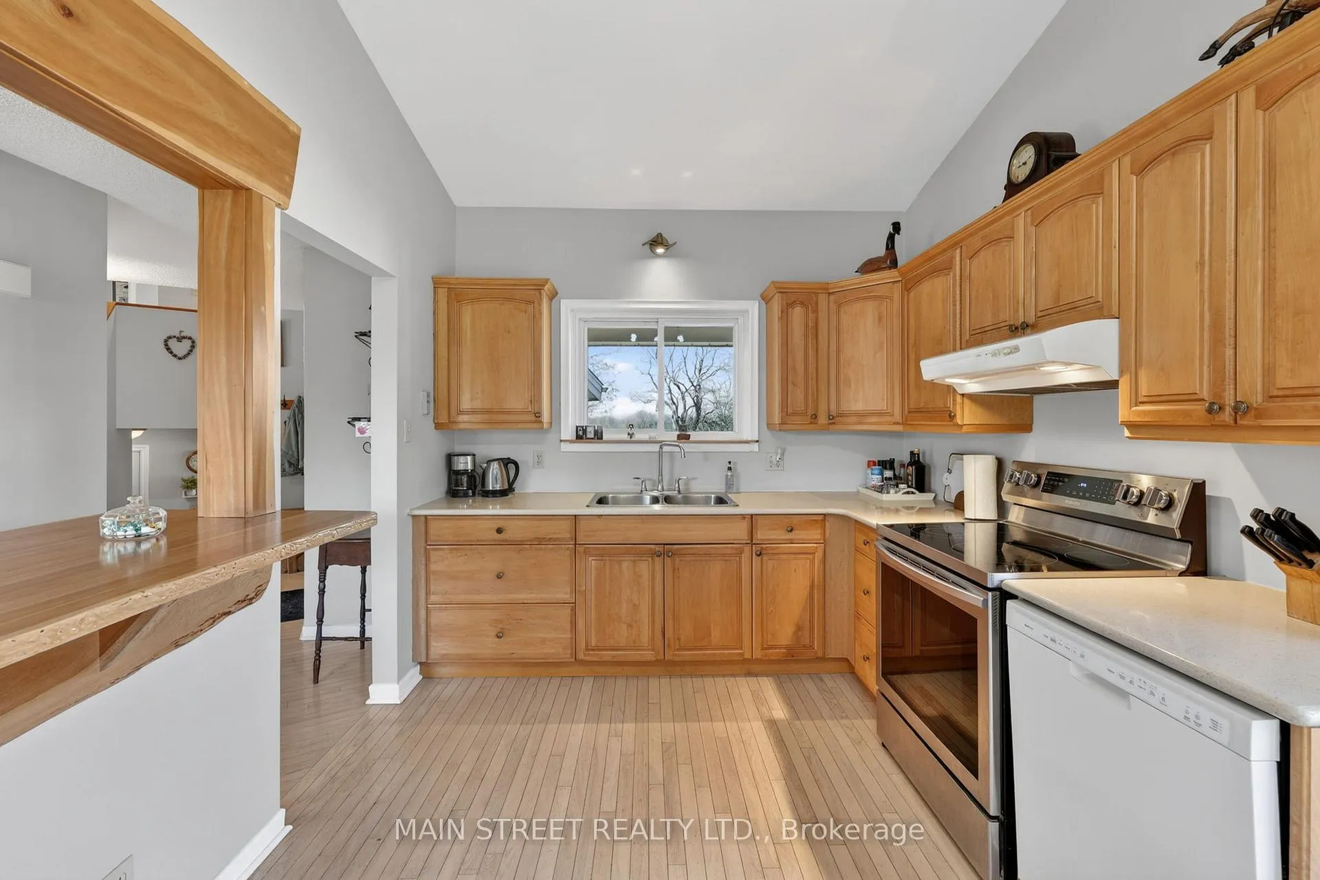 Photo 10 of 3 Meadowlands Drive, Brock, Cannington — HOMEH