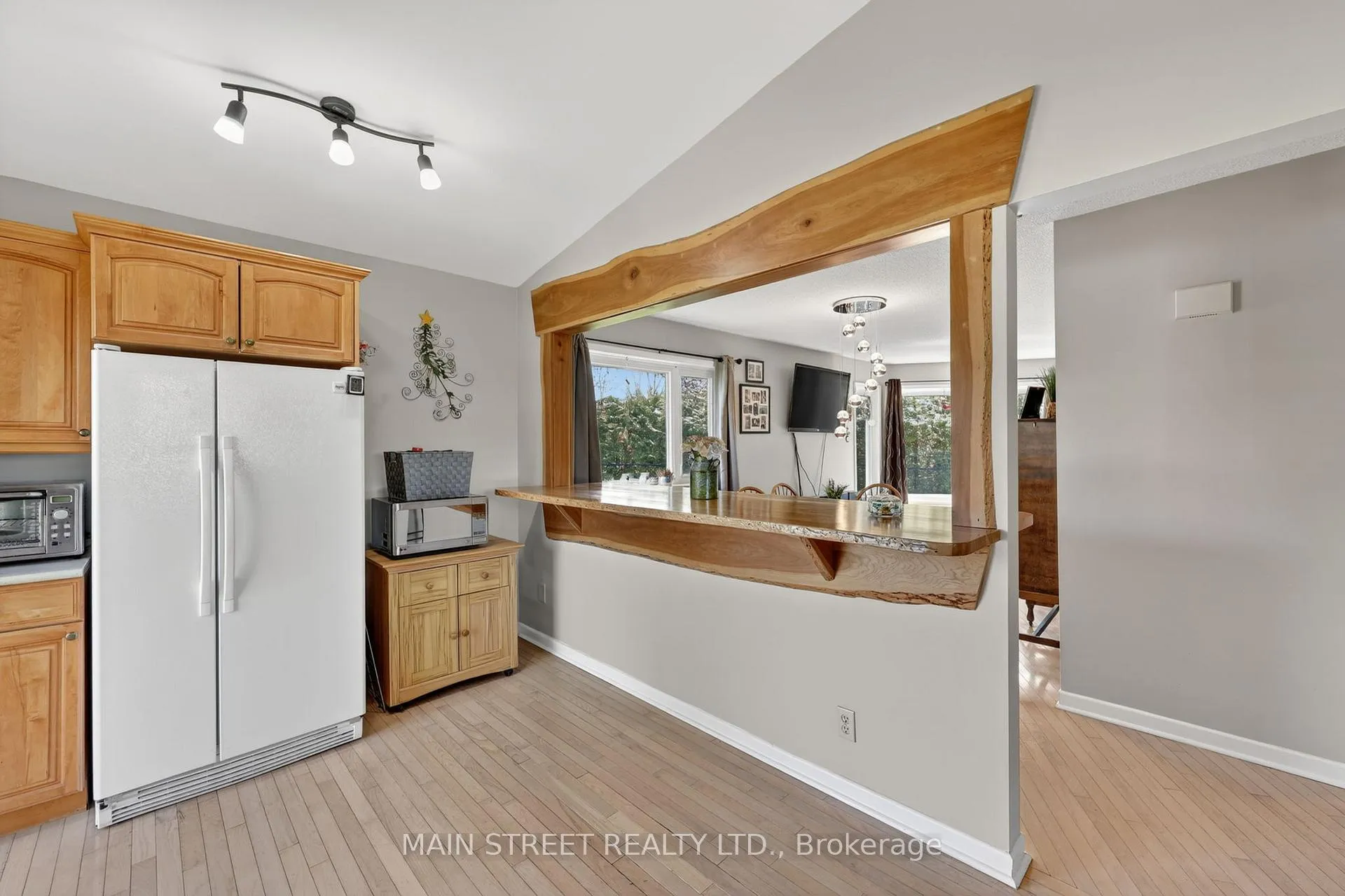 Photo 12 of 3 Meadowlands Drive, Brock, Cannington — HOMEH