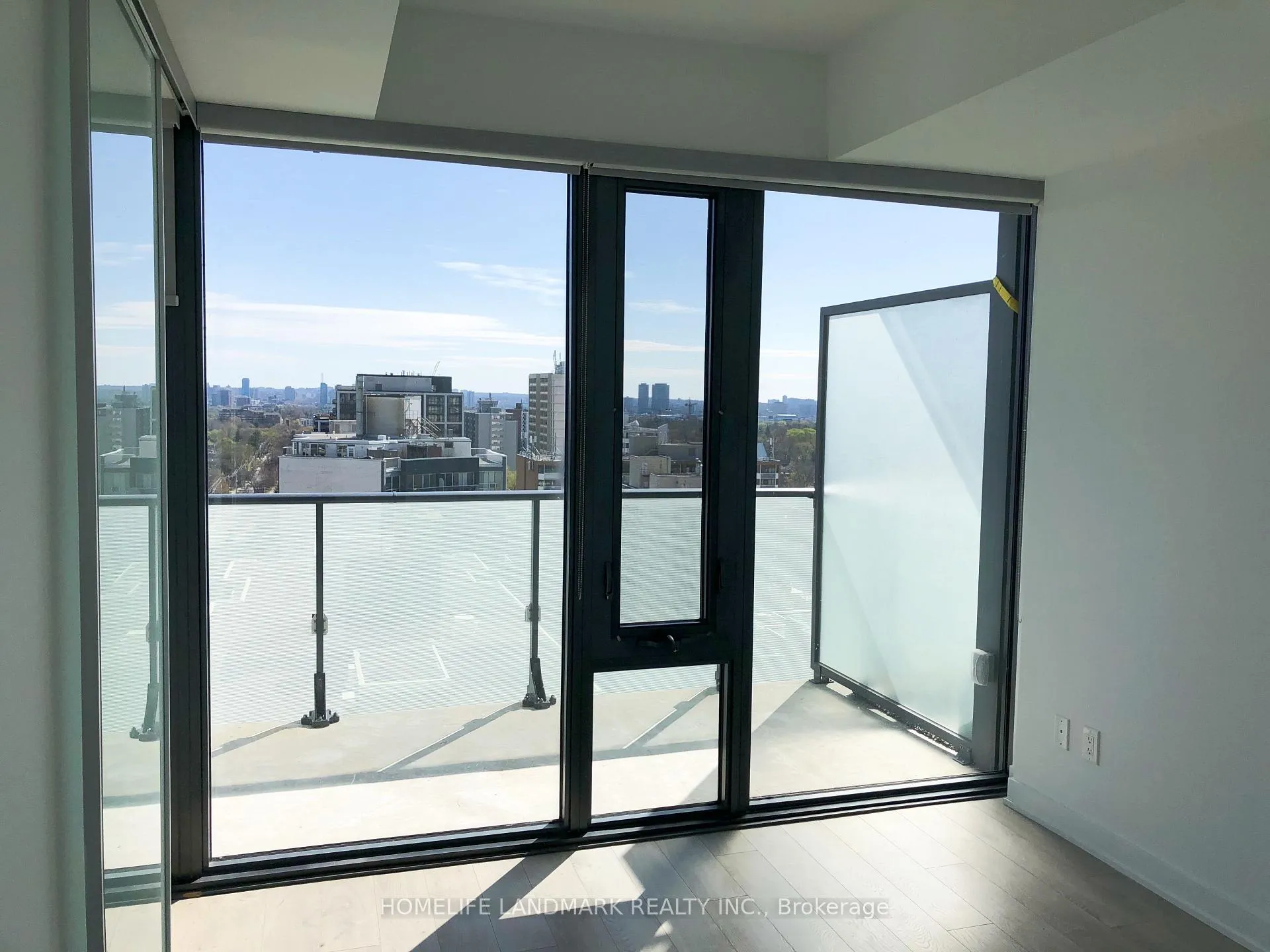 Photo 6 of Unit 1306, 185 Roehampton Avenue, Toronto, Mount Pleasant West — HOMEH
