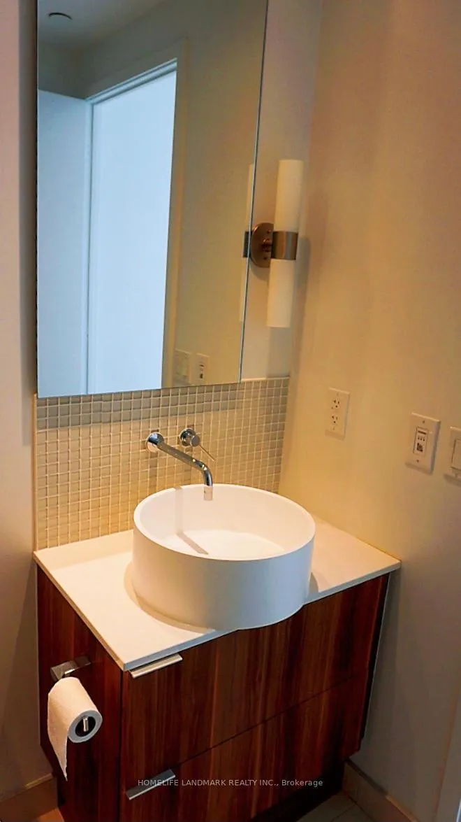 Photo 12 of Unit 1306, 185 Roehampton Avenue, Toronto, Mount Pleasant West — HOMEH