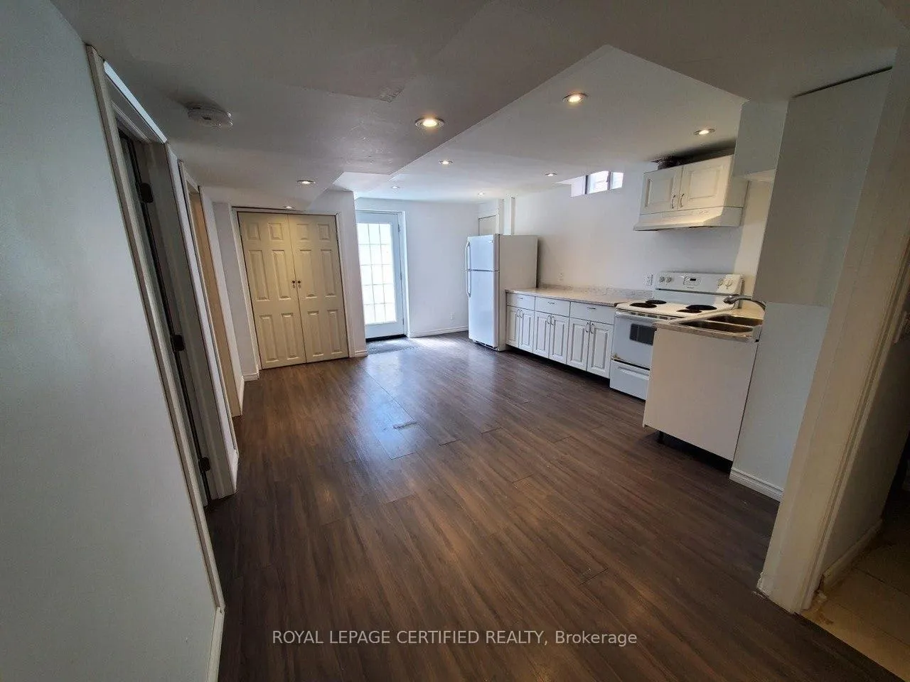 Photo 2 of 595 Walpole Crescent, Newmarket, Stonehaven-Wyndham — HOMEH