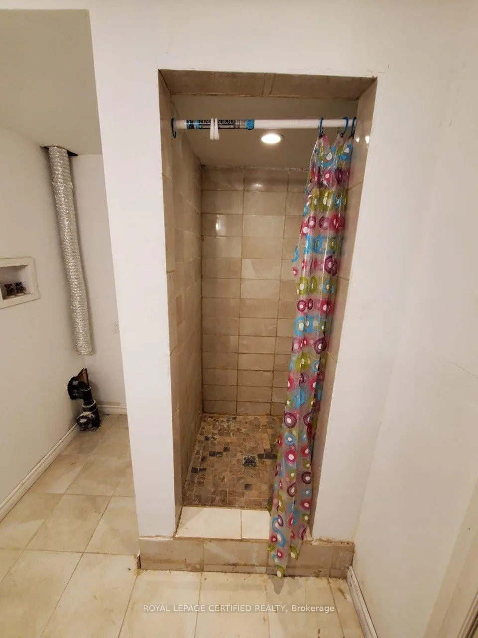 Photo 5 of 595 Walpole Crescent, Newmarket, Stonehaven-Wyndham — HOMEH